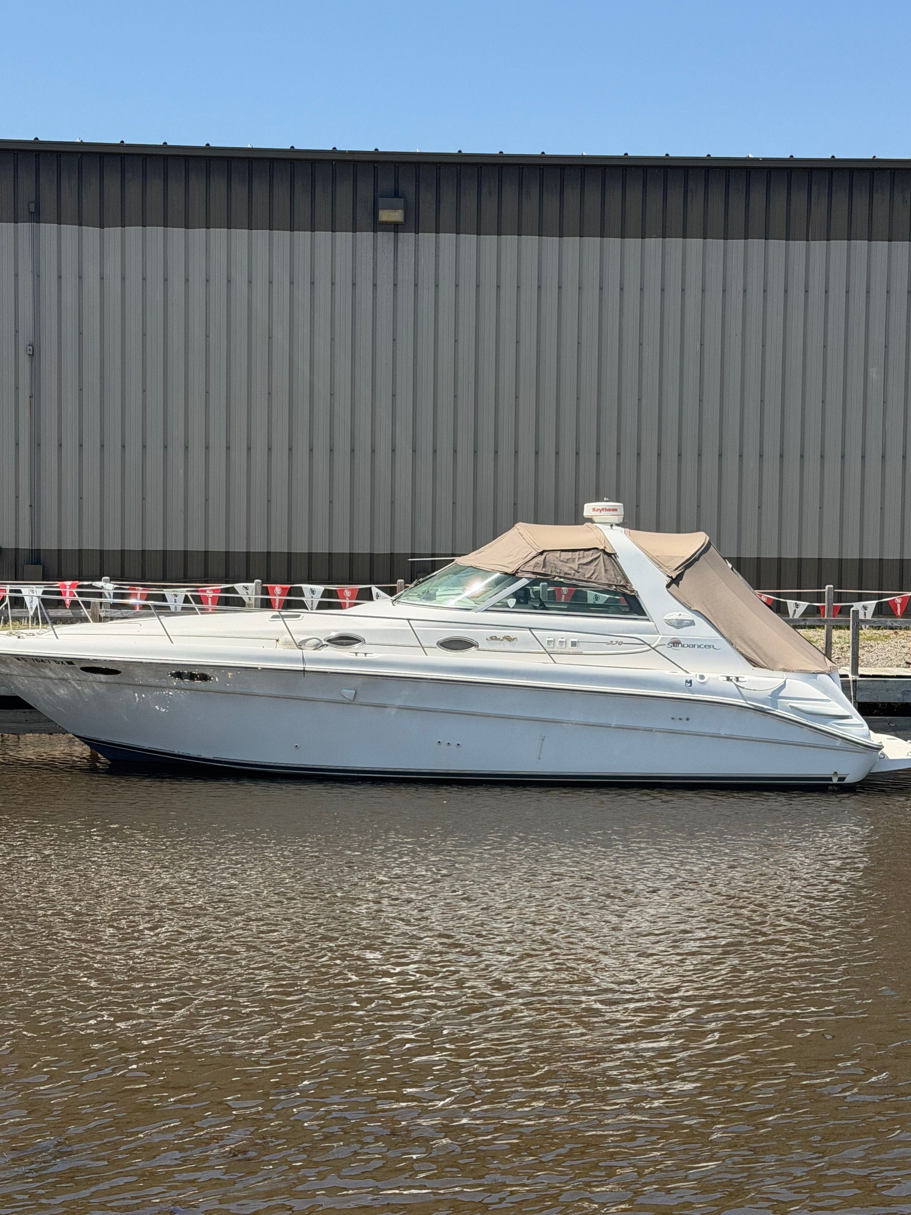 1996 Sea Ray Sundancer 330