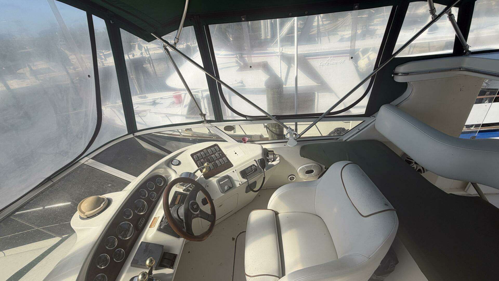 2000 Sea Ray 380 Aft Cabin - 9