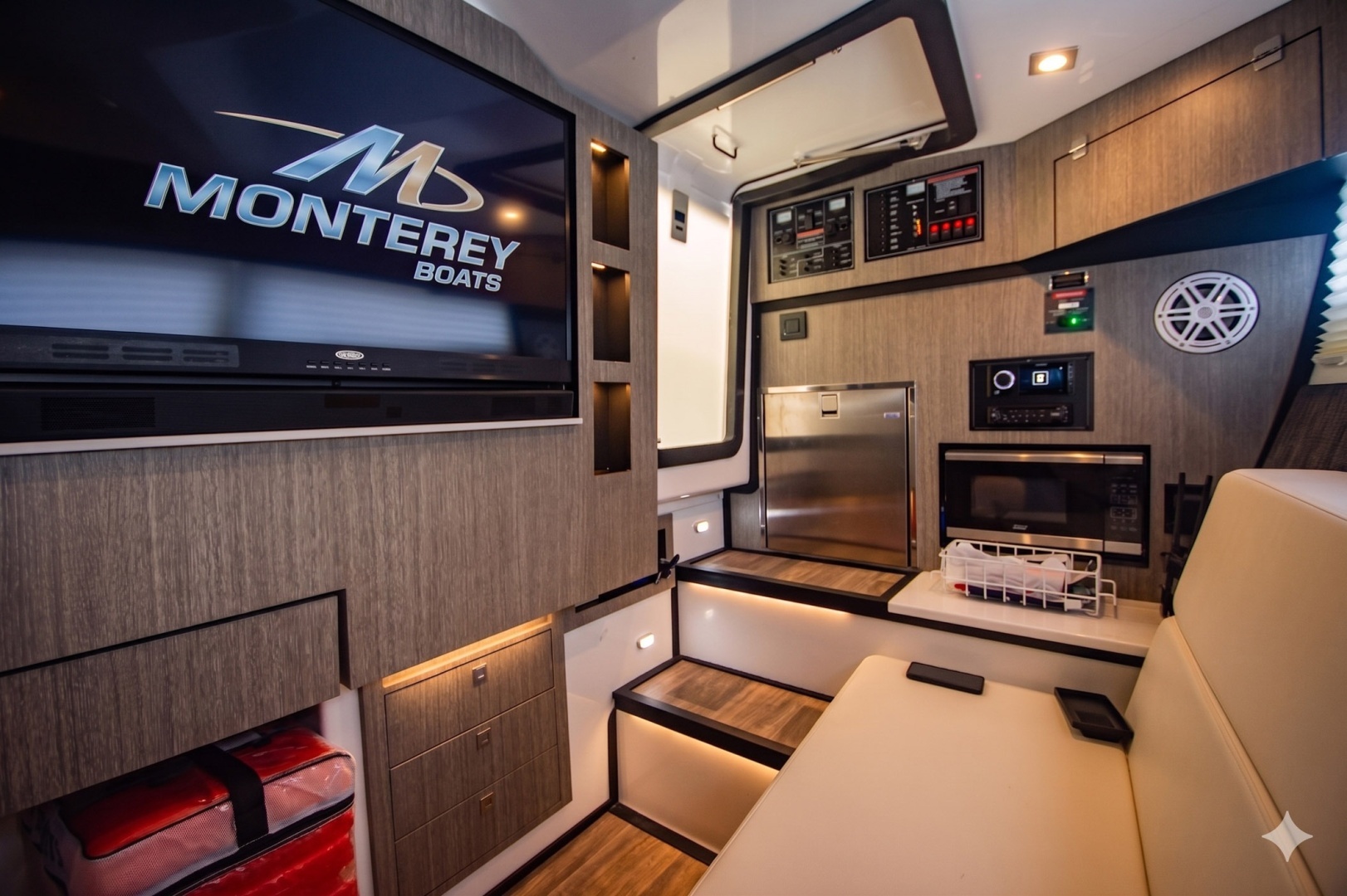 2022 Monterey 385 SS - Image 14