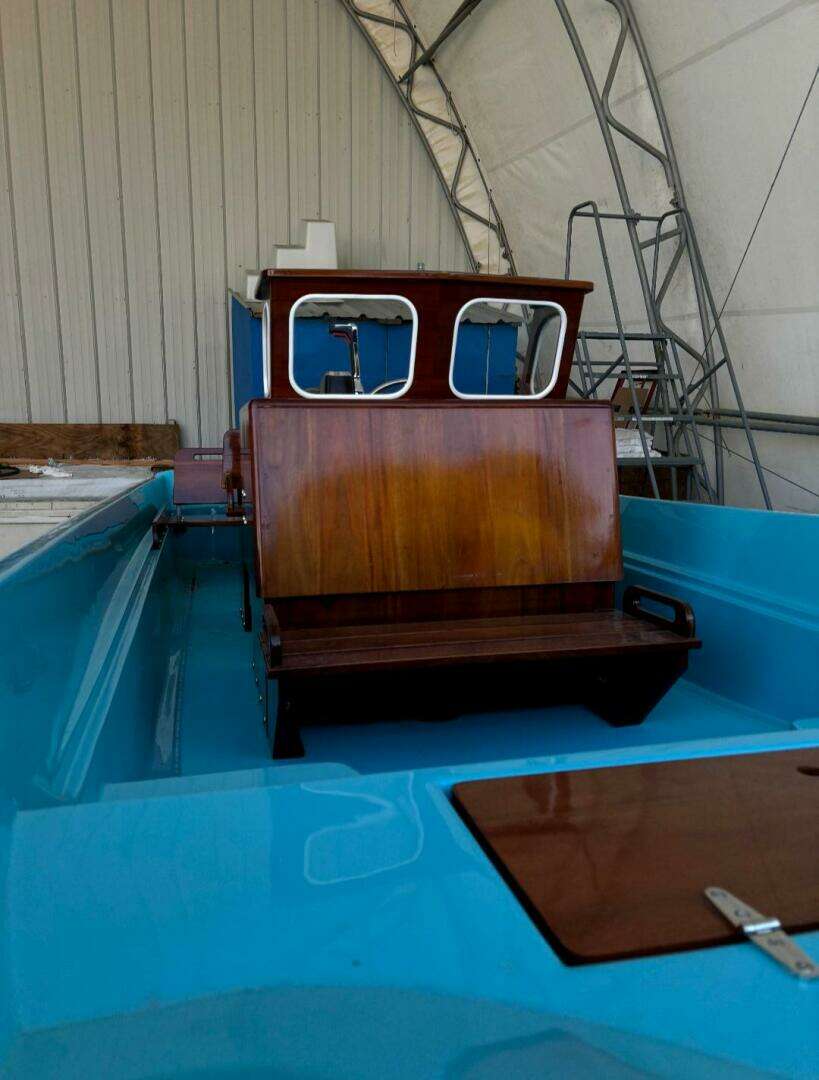 2017 Boston Whaler — - Image 6