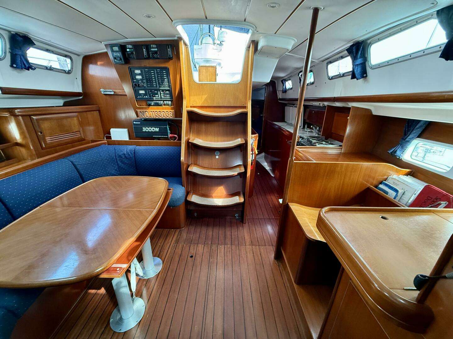 2003 Beneteau — - Image 29