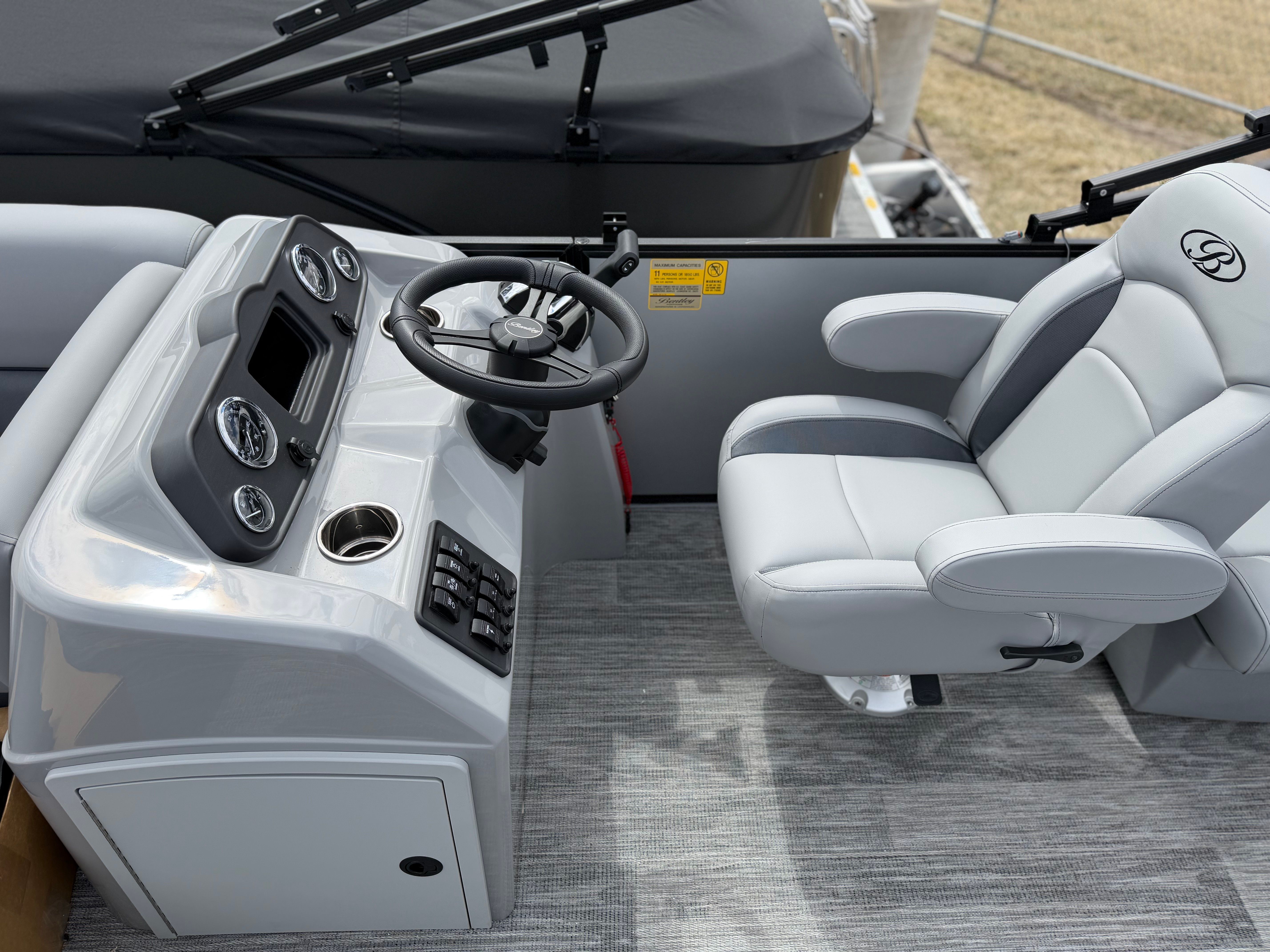 2026 Bentley Pontoons LE 200 CW - 8