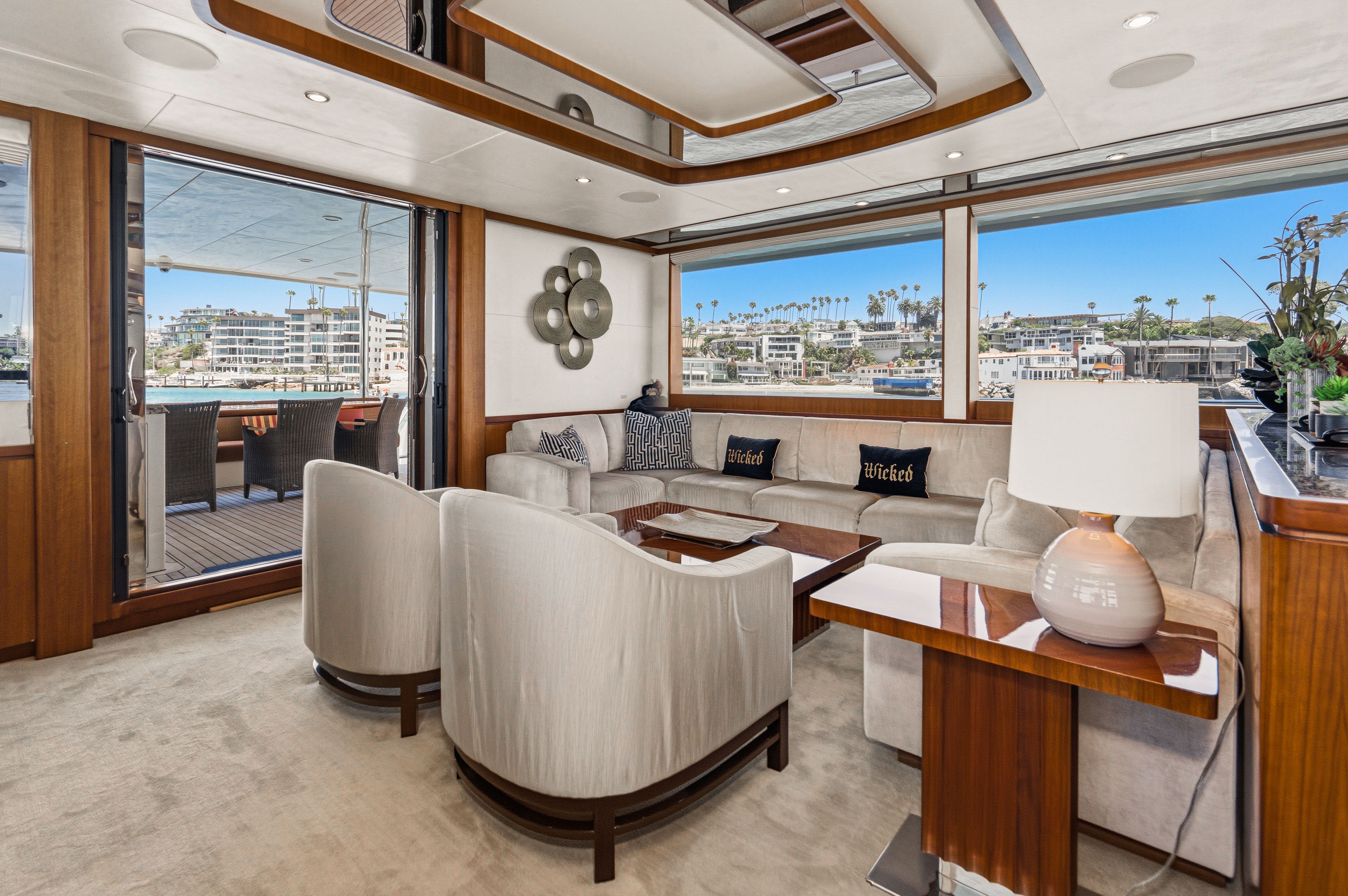 2015 Ocean Alexander 90 Skylounge Motoryacht - 32
