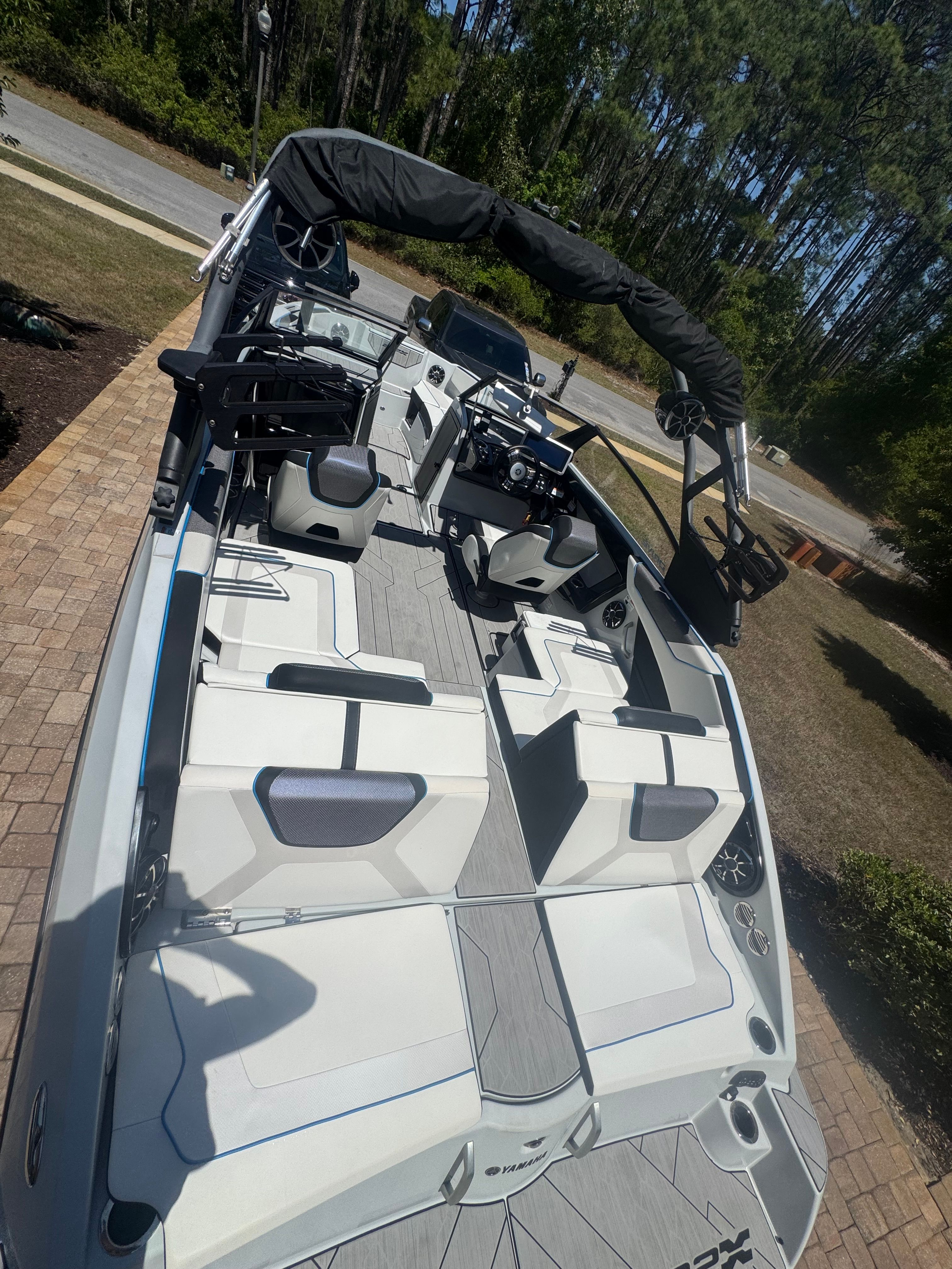 2023 Yamaha Boats 222XD - 8