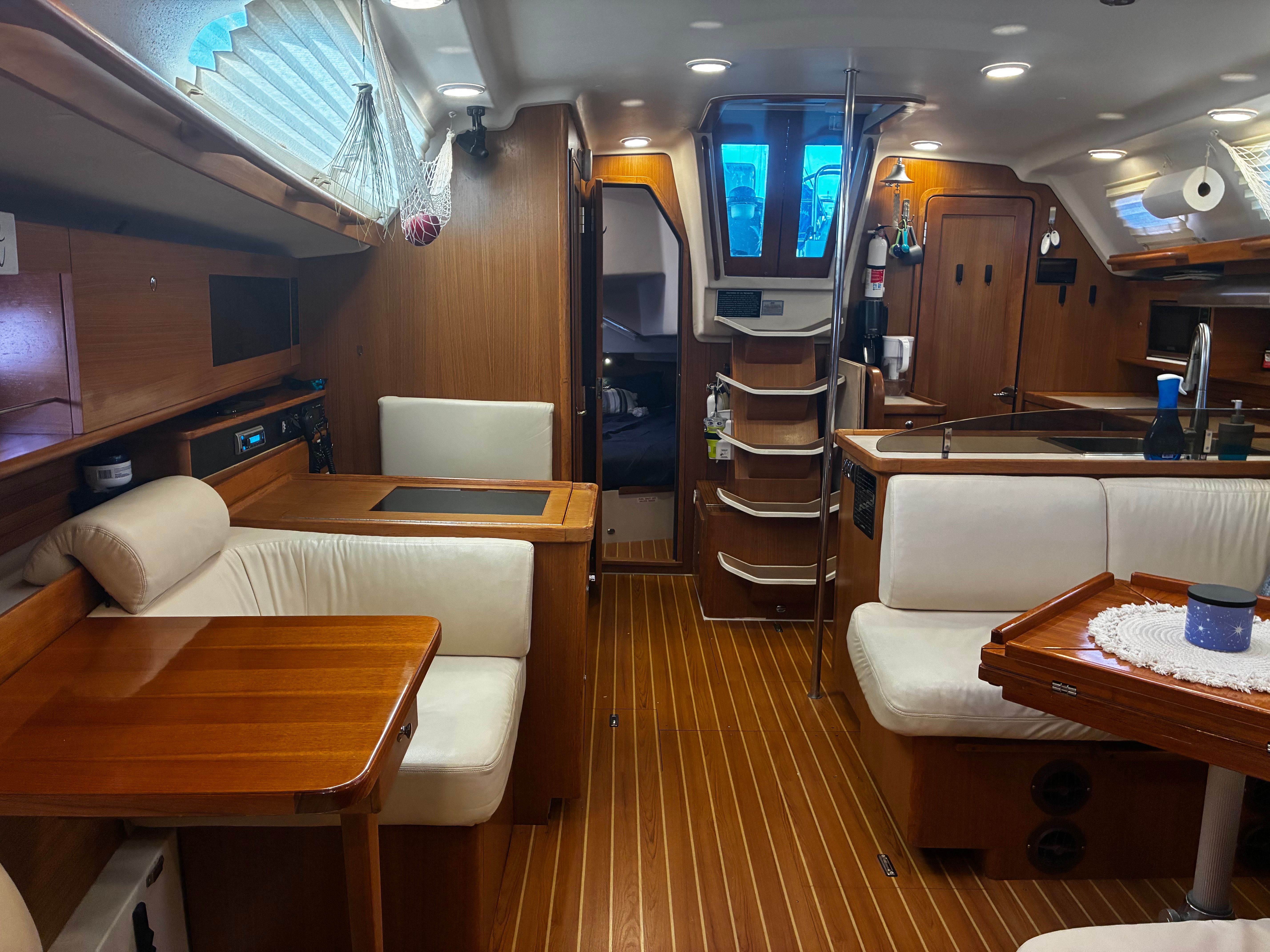 2011 Catalina 445 - 22
