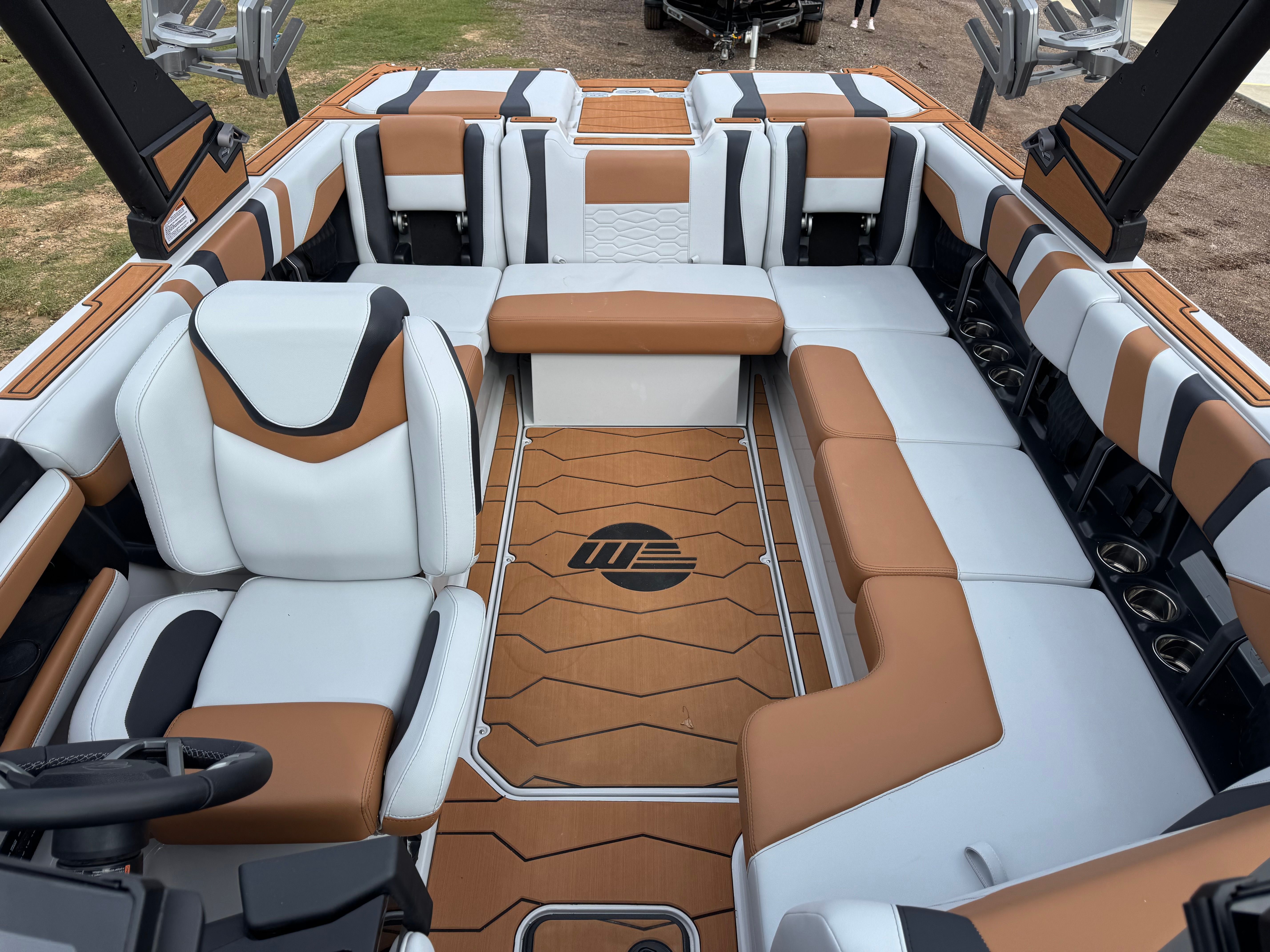 2026 MALIBU 23 MXZ - Image 11