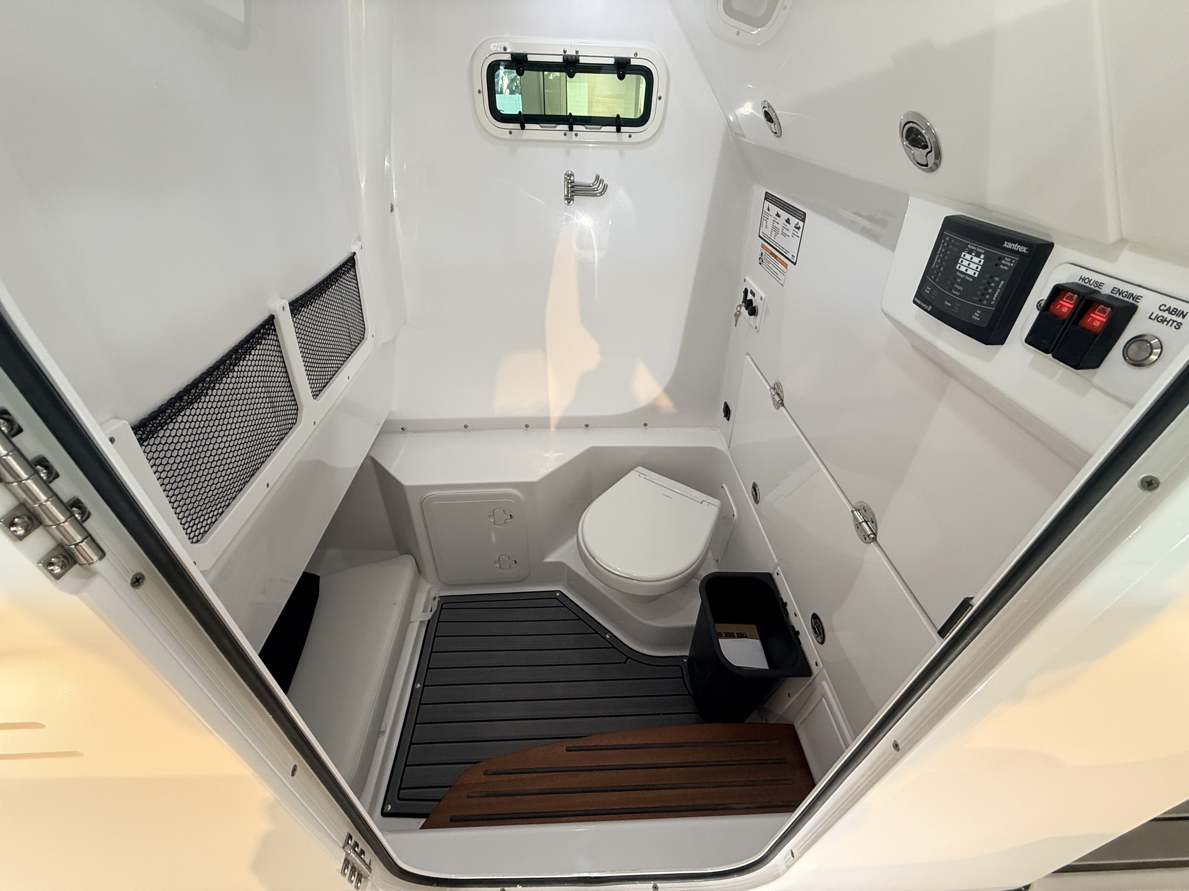 2026 Everglades 285 Center Console - 48