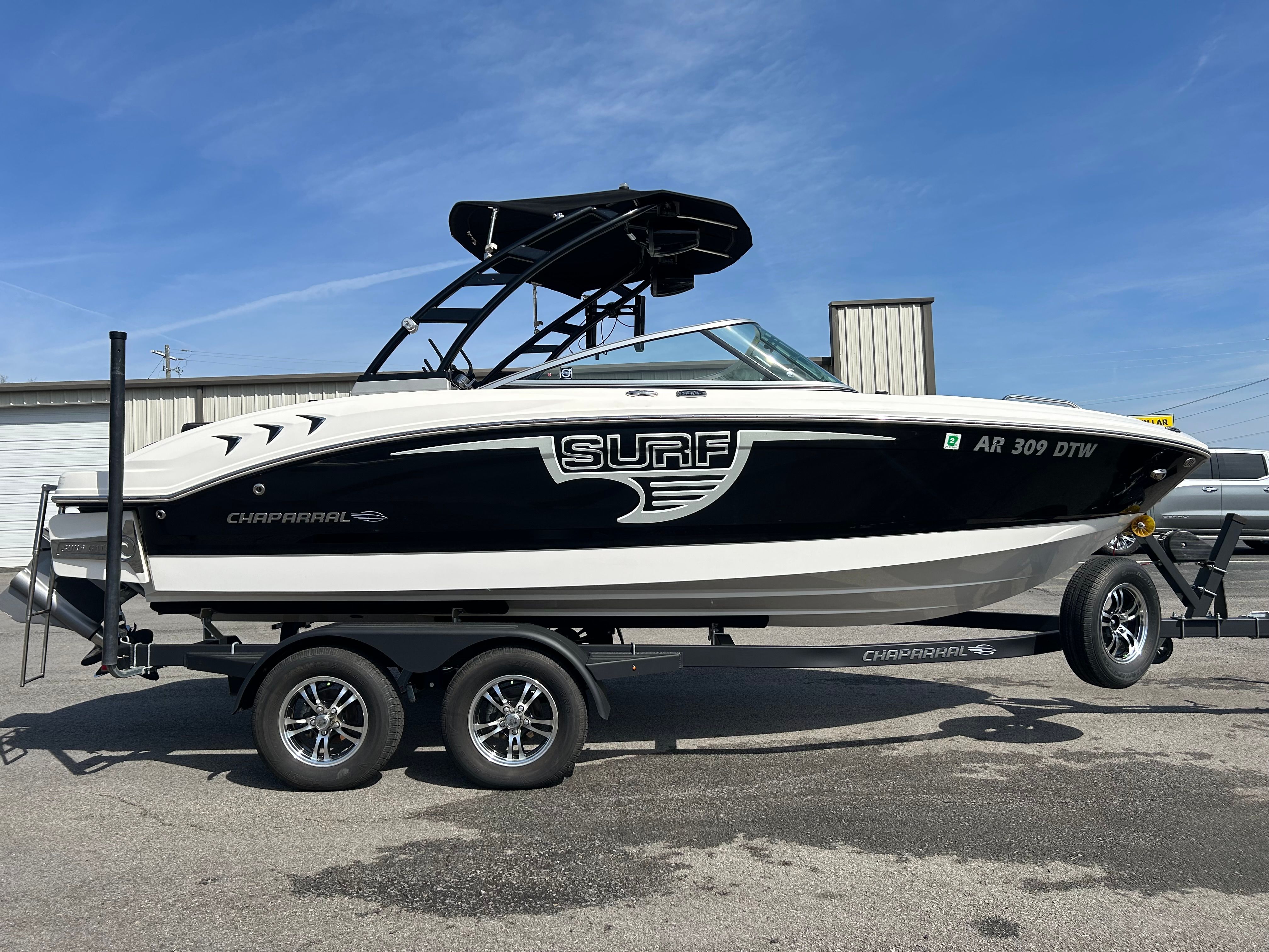 2021 Chaparral 21 Surf