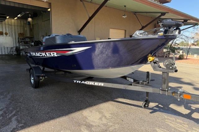 2026 Tracker Pro Guide V-16 SC