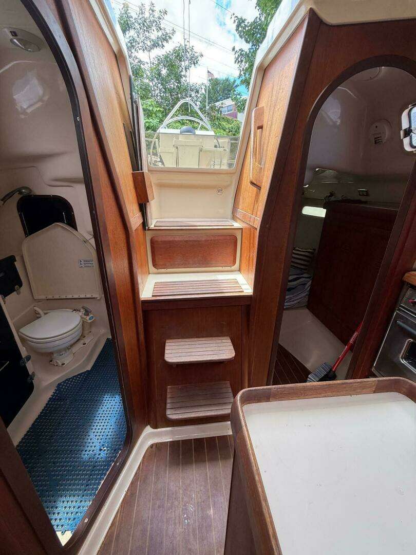 1995 Hunter 336 - Image 7