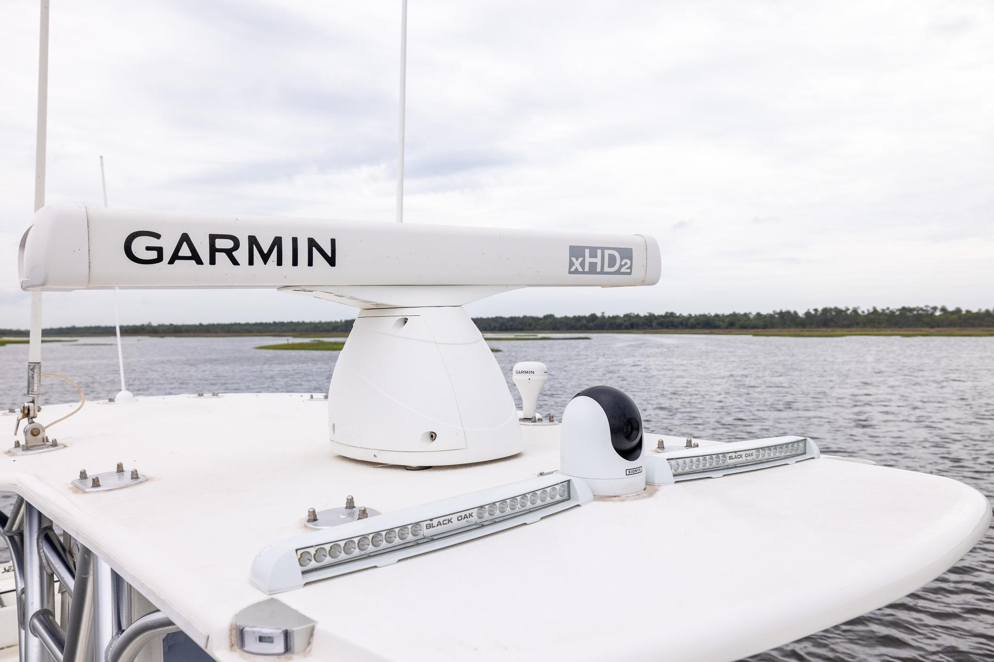 2019 SeaVee 322Z boat with Garmin xHD2 radar on calm water.