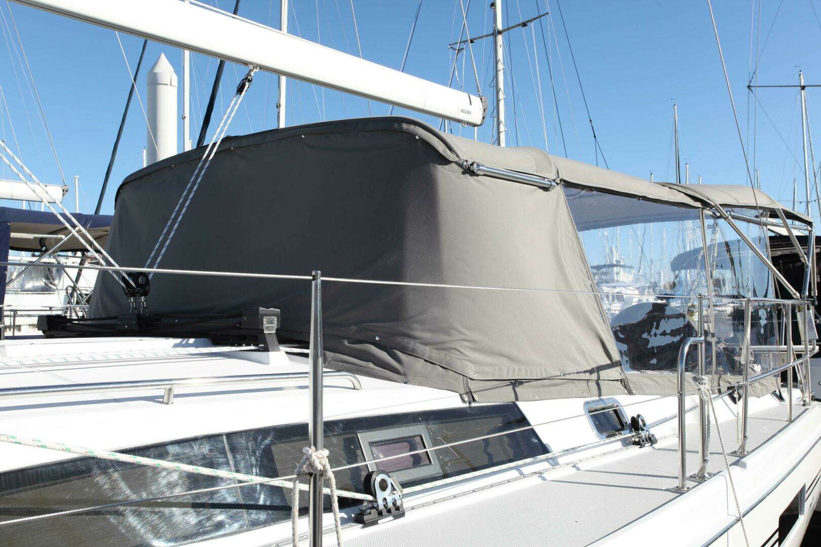 2025 Catalina 426 - Image 25