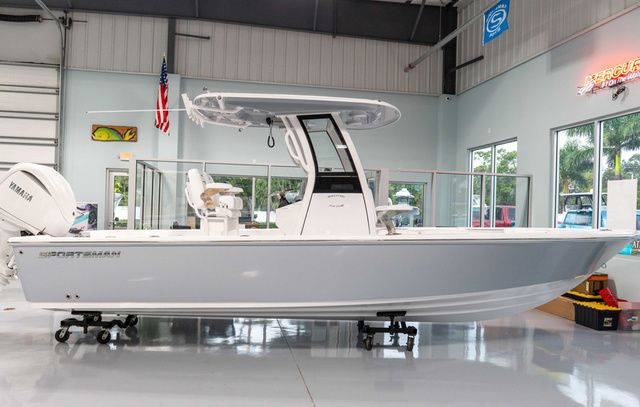 2026 Sportsman Masters 247OE Bay Boat