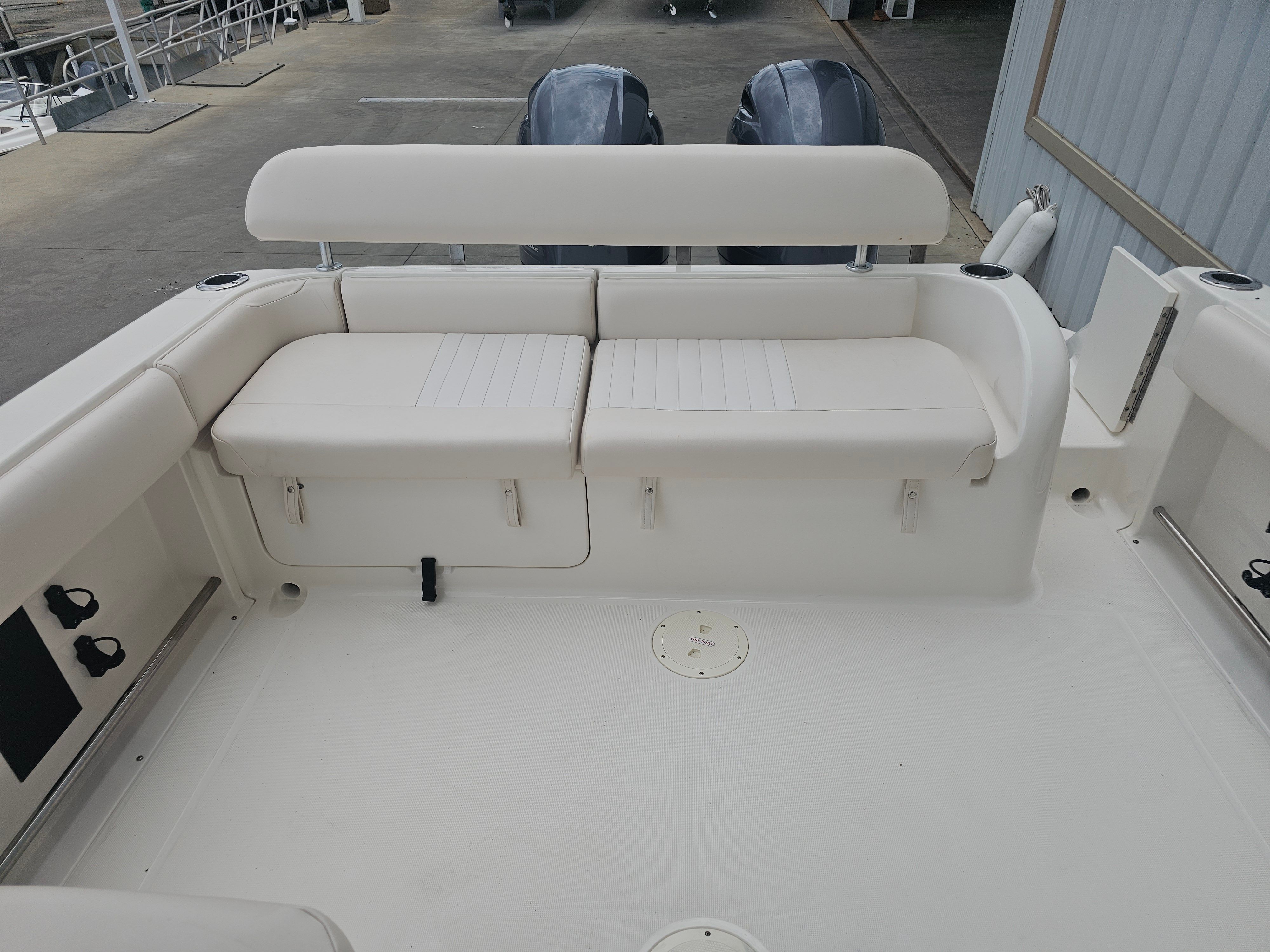 2017 Robalo R265 Walkaround - 7