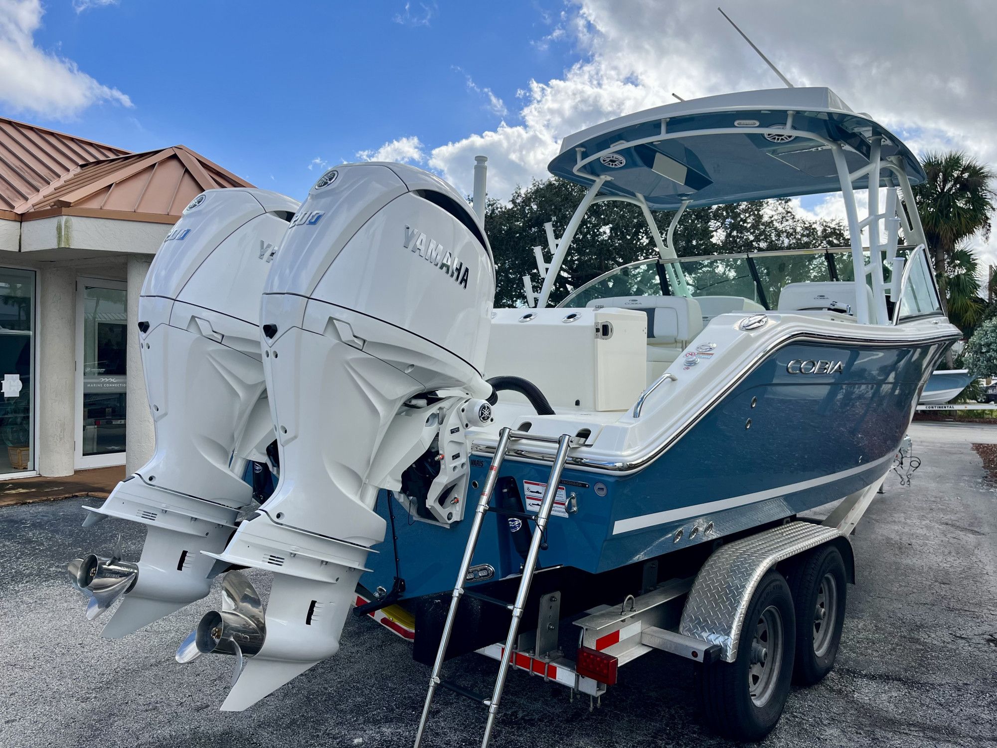 2026 Cobia 280 Dual Console - 6
