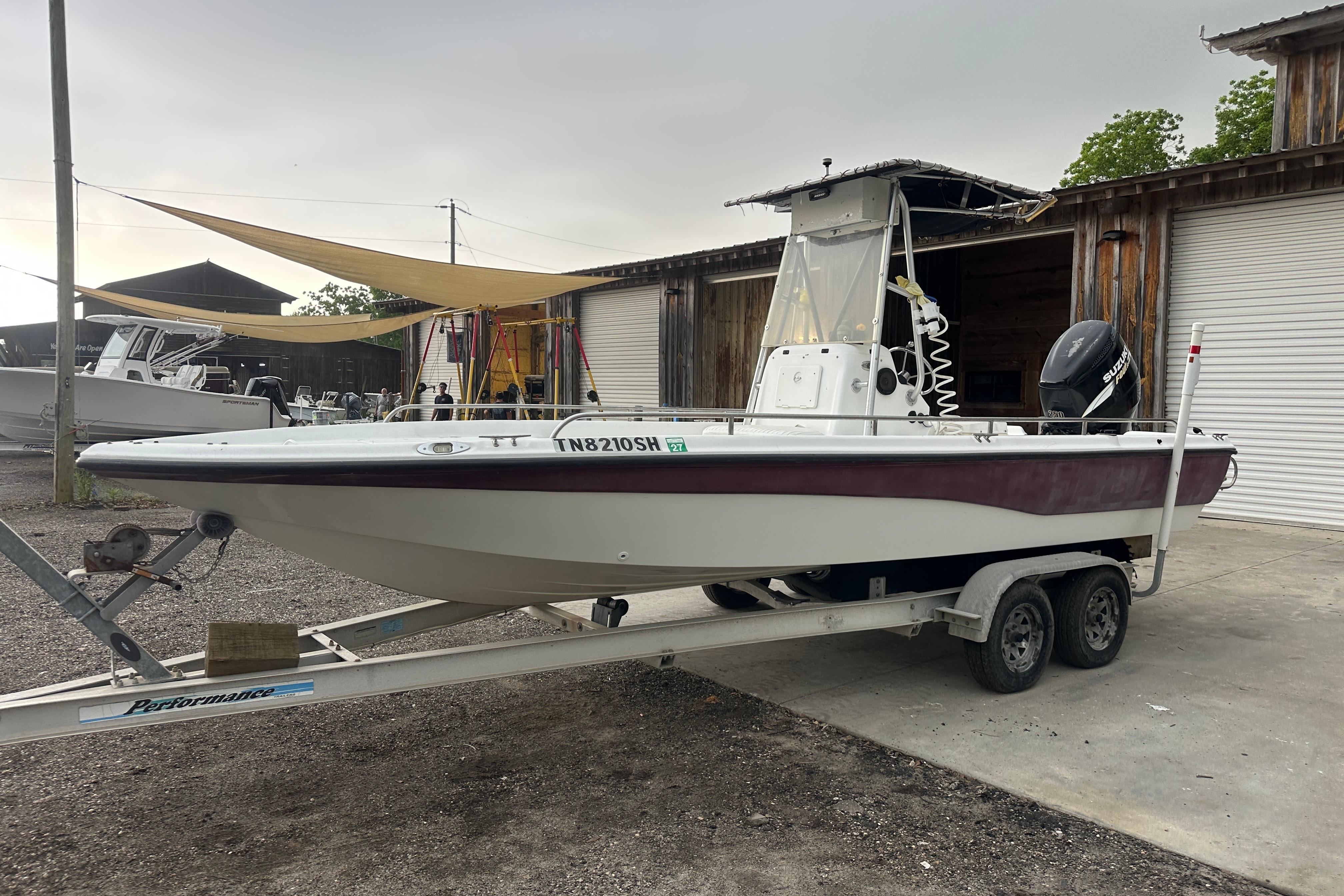 2002 Polar 2300 Bay