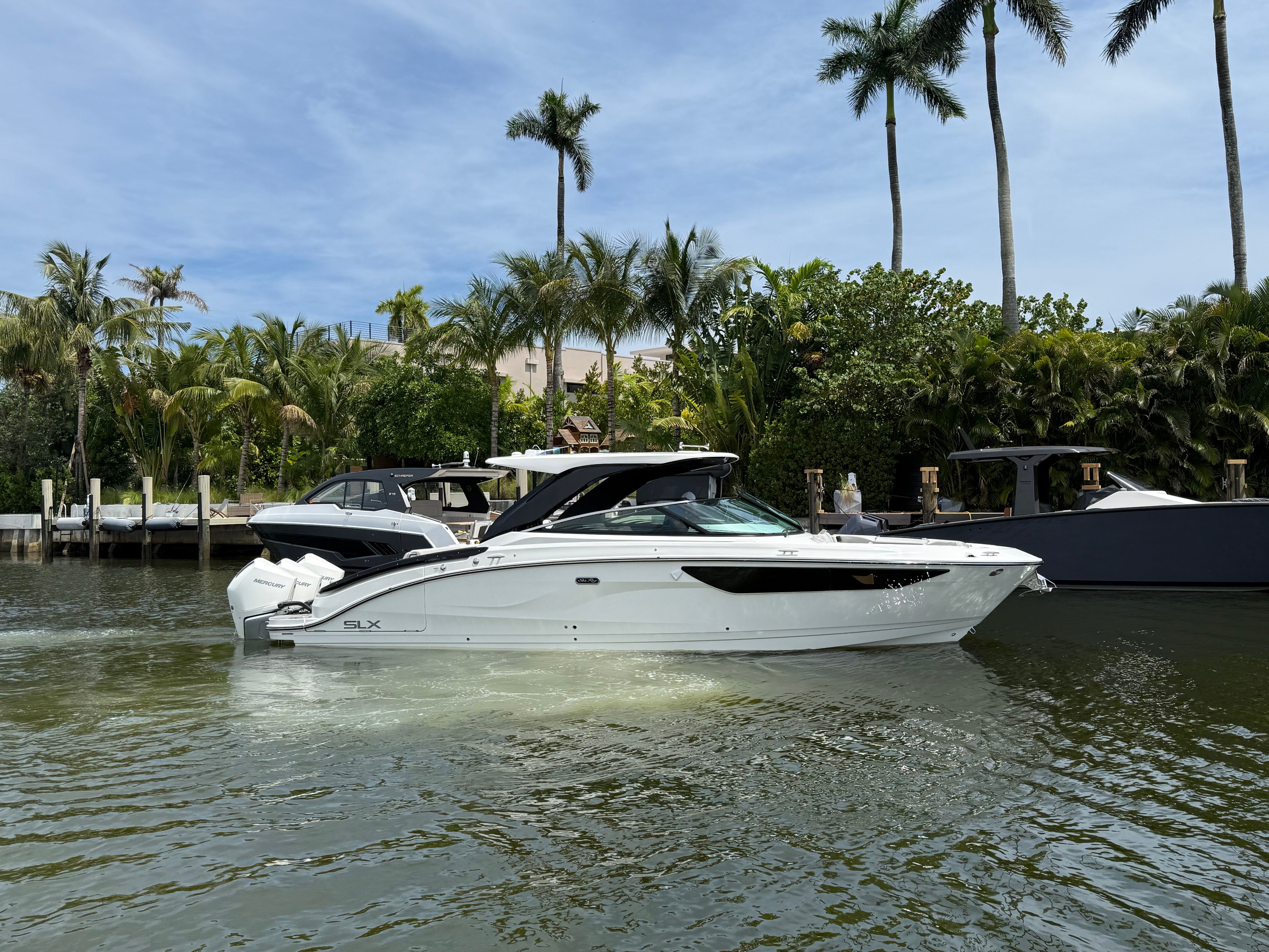 2026 Sea Ray SLX 360 Outboard