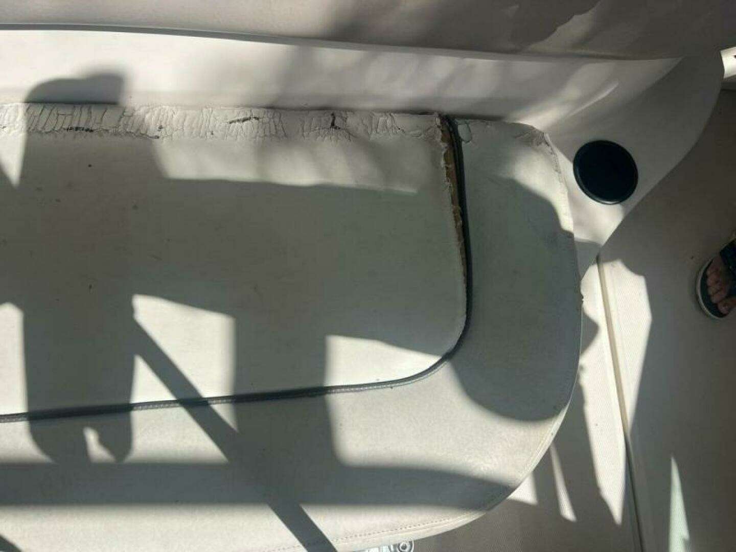 2003 Sea Ray 220 Bow Rider - Image 16