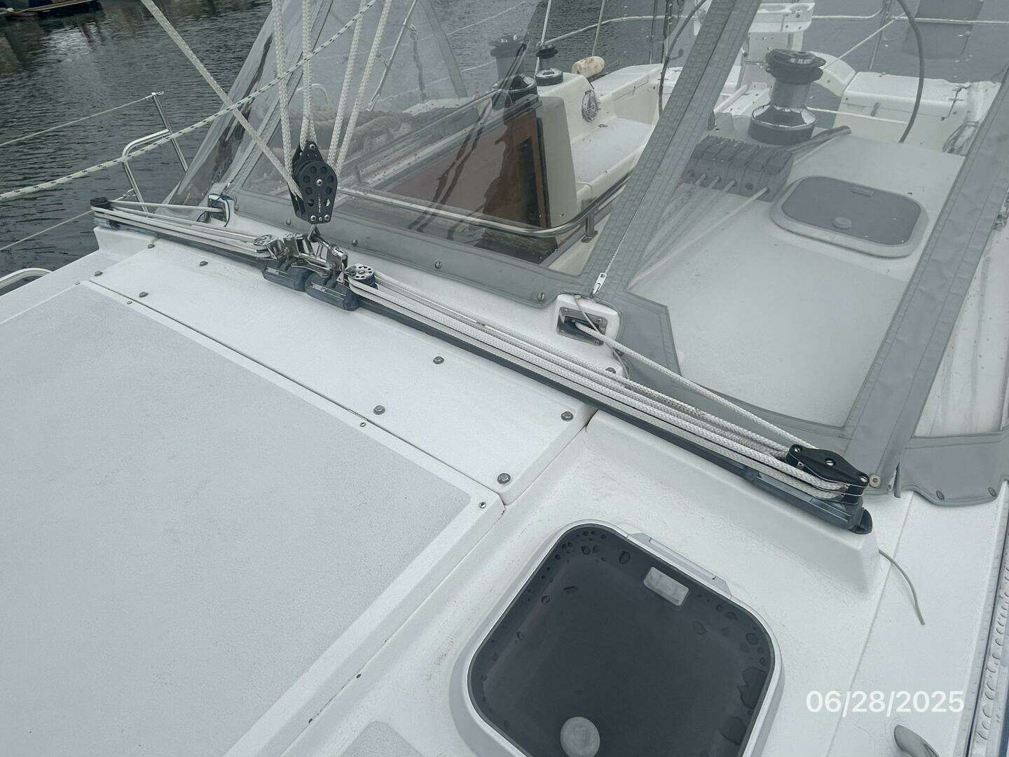 1995 Freedom 40/40 - Image 20