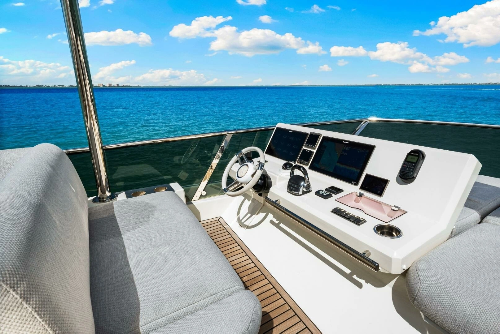 2019 Prestige 630 Flybridge - Image 7
