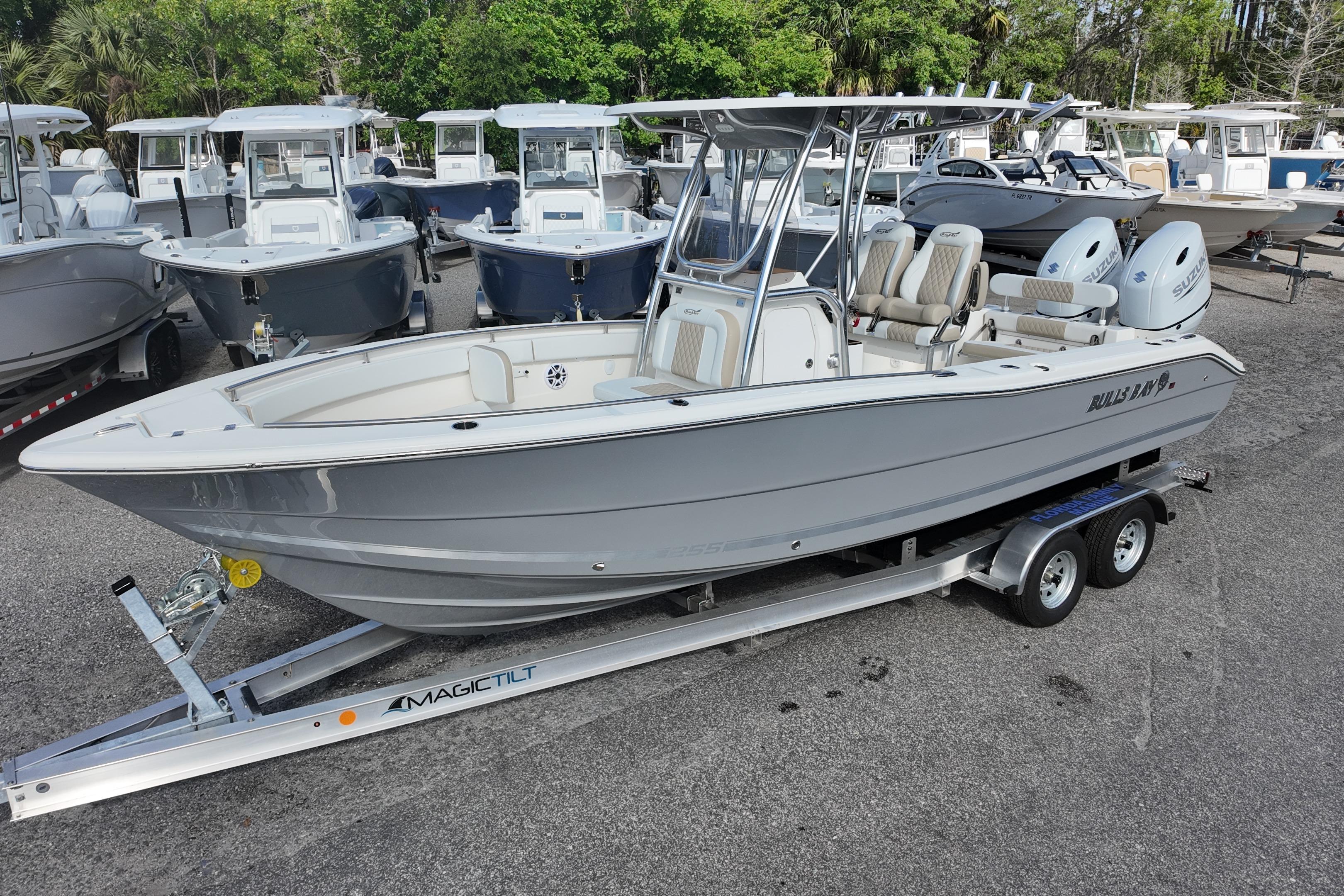 2026 Bulls Bay 255 Center Console