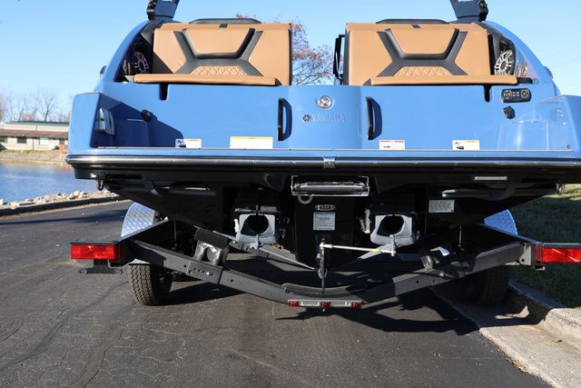 2026 Yamaha Boats 222 XD BOTH COLORS AVAILABLE - 8