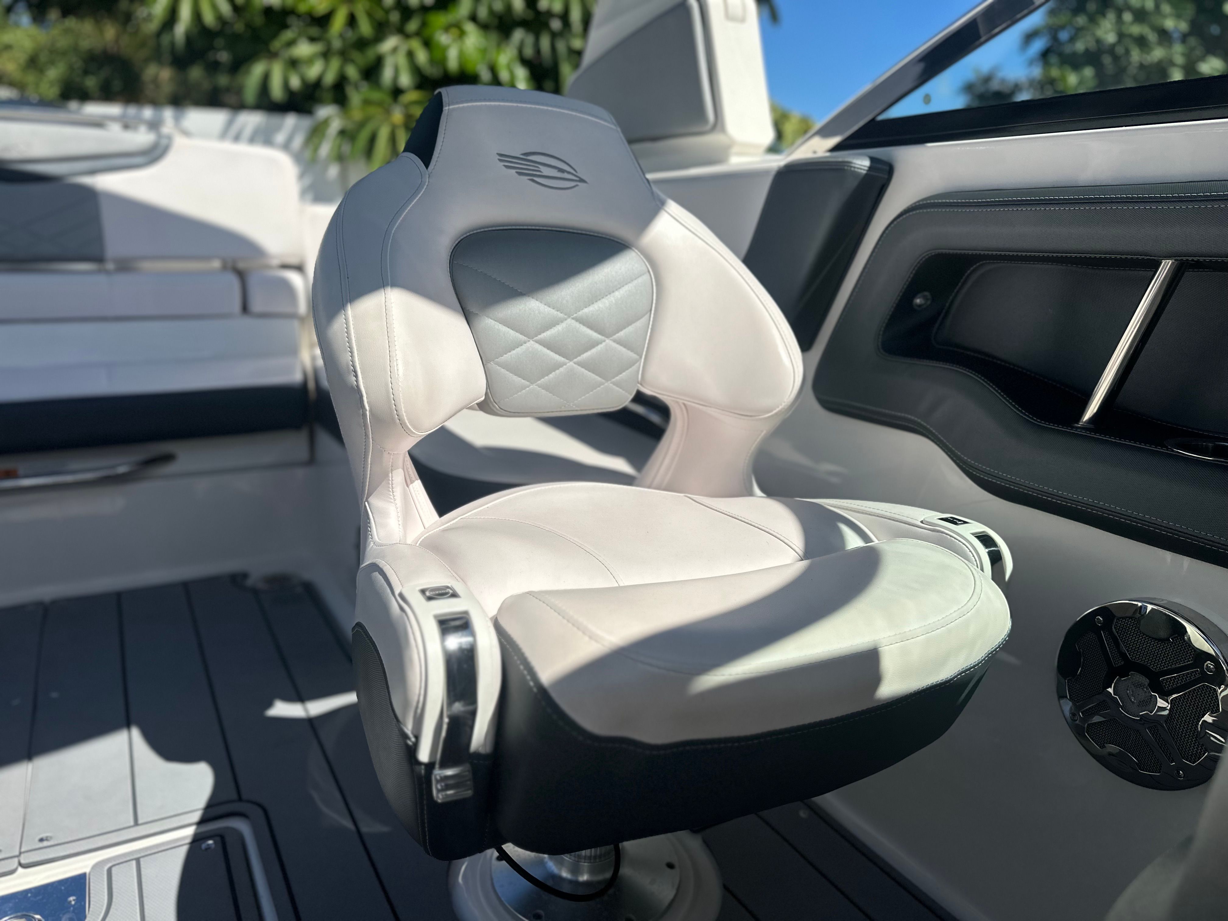 2020 CHAPARRAL 257 SSX OB - Image 11