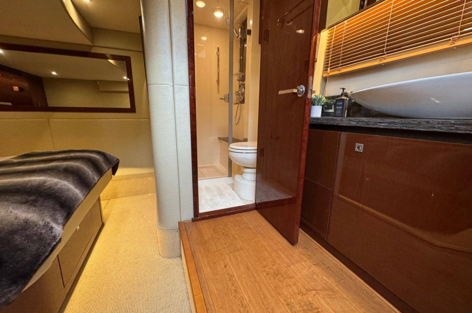 2015 Sea Ray Sundancer 510 - Image 49
