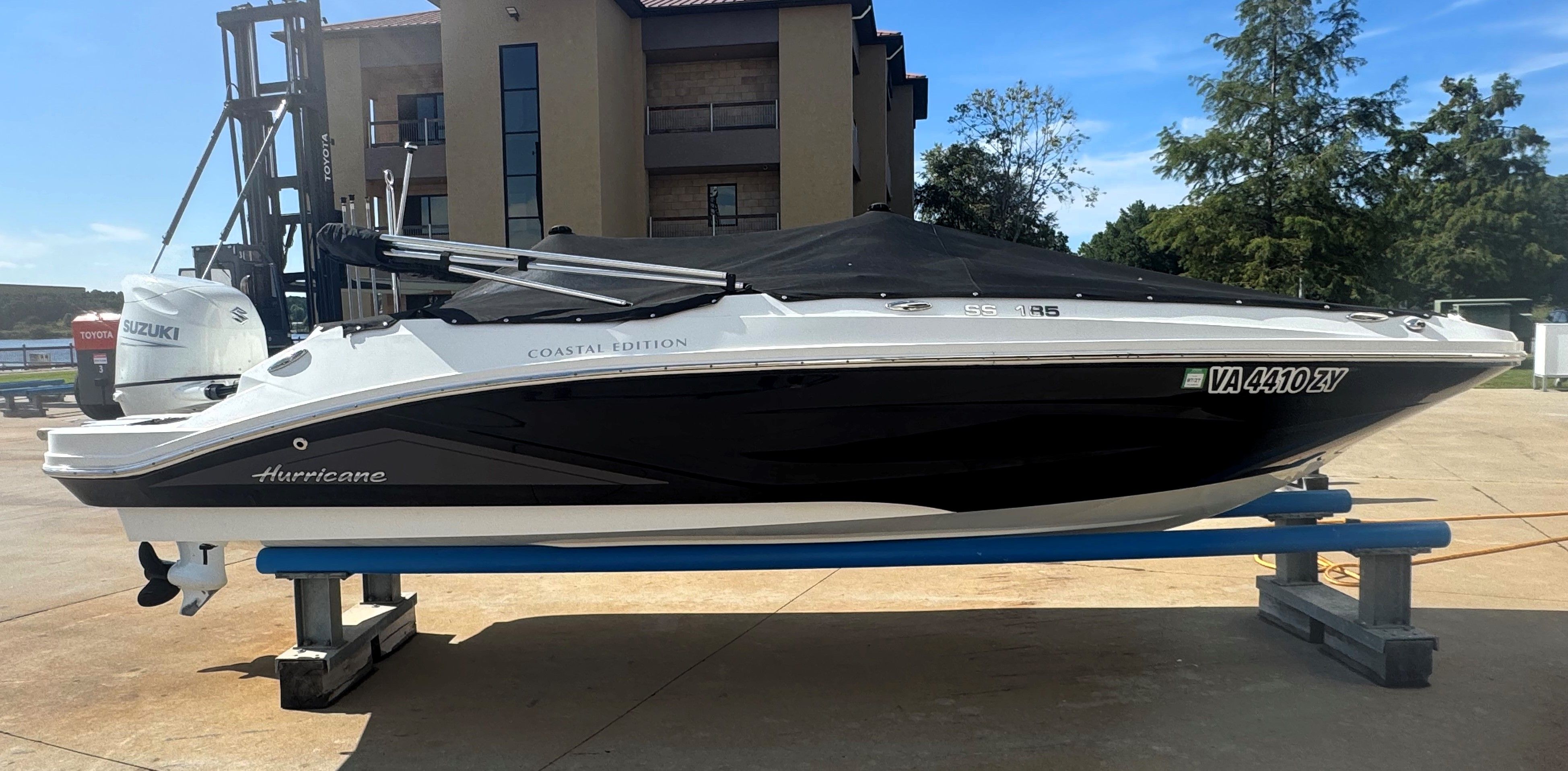 2021 Hurricane SunDeck Sport 185 OB - 4