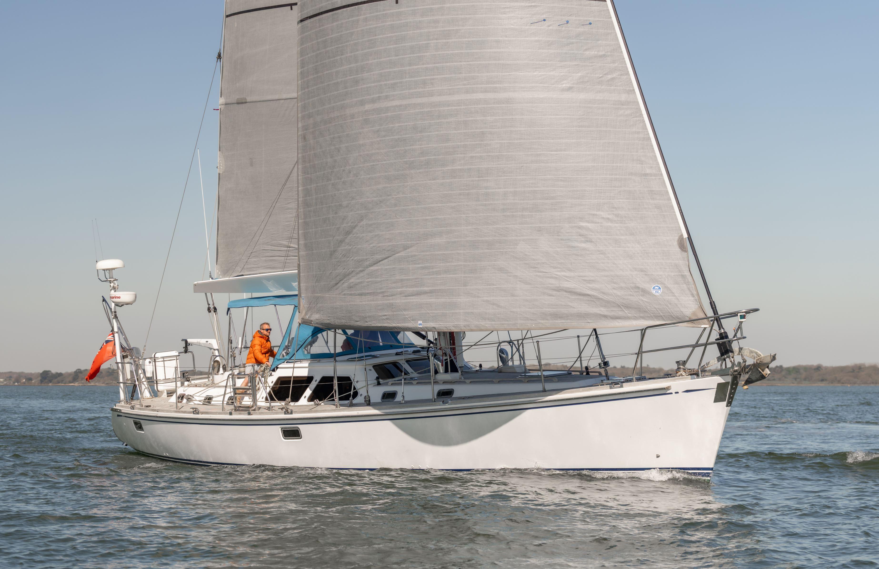 2001 Hylas 54