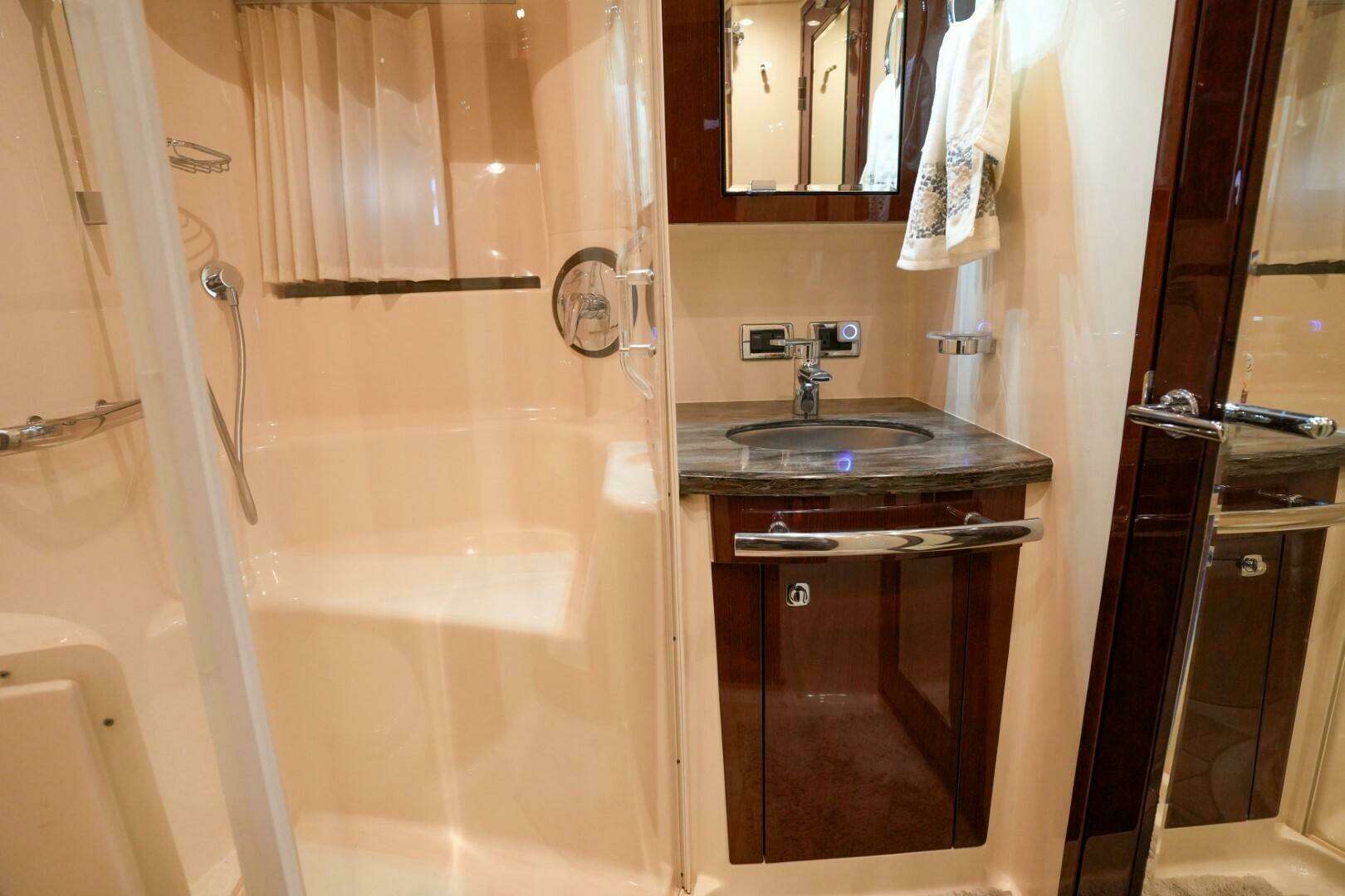 2013 Sea Ray 610 Sundancer - Image 41
