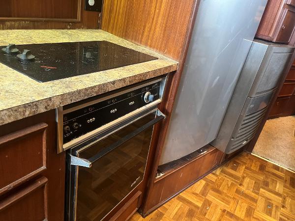 1985 Hatteras 45 Convertible - 63