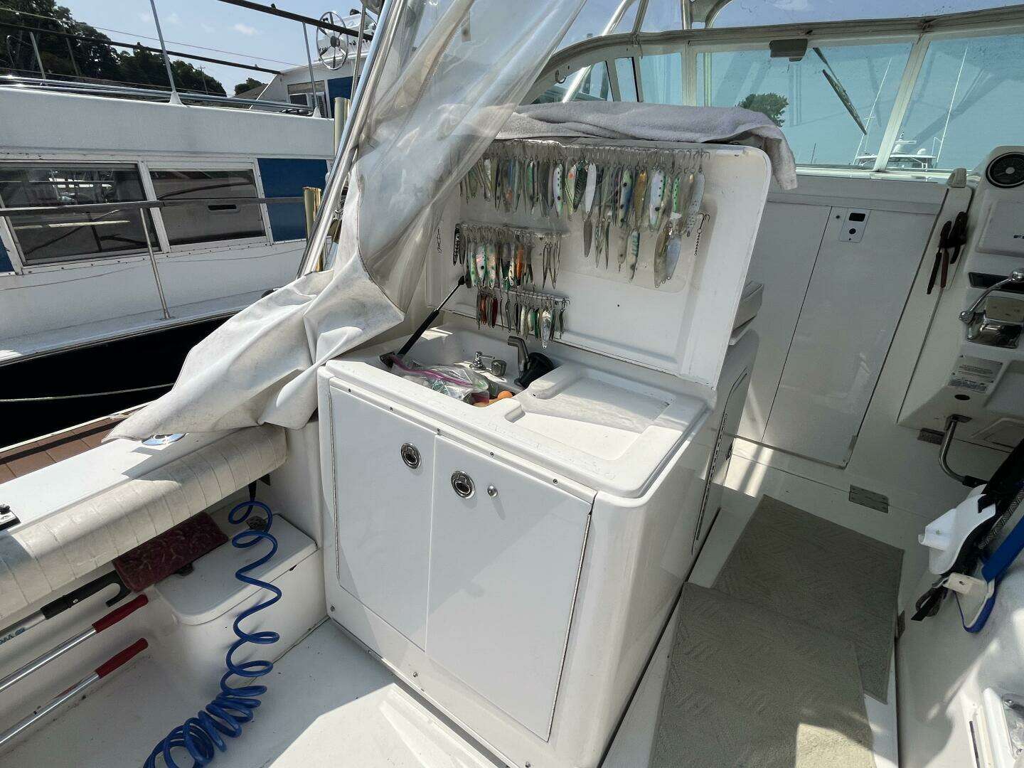 2001 Rampage Rampage 30 Express Open - Image 24