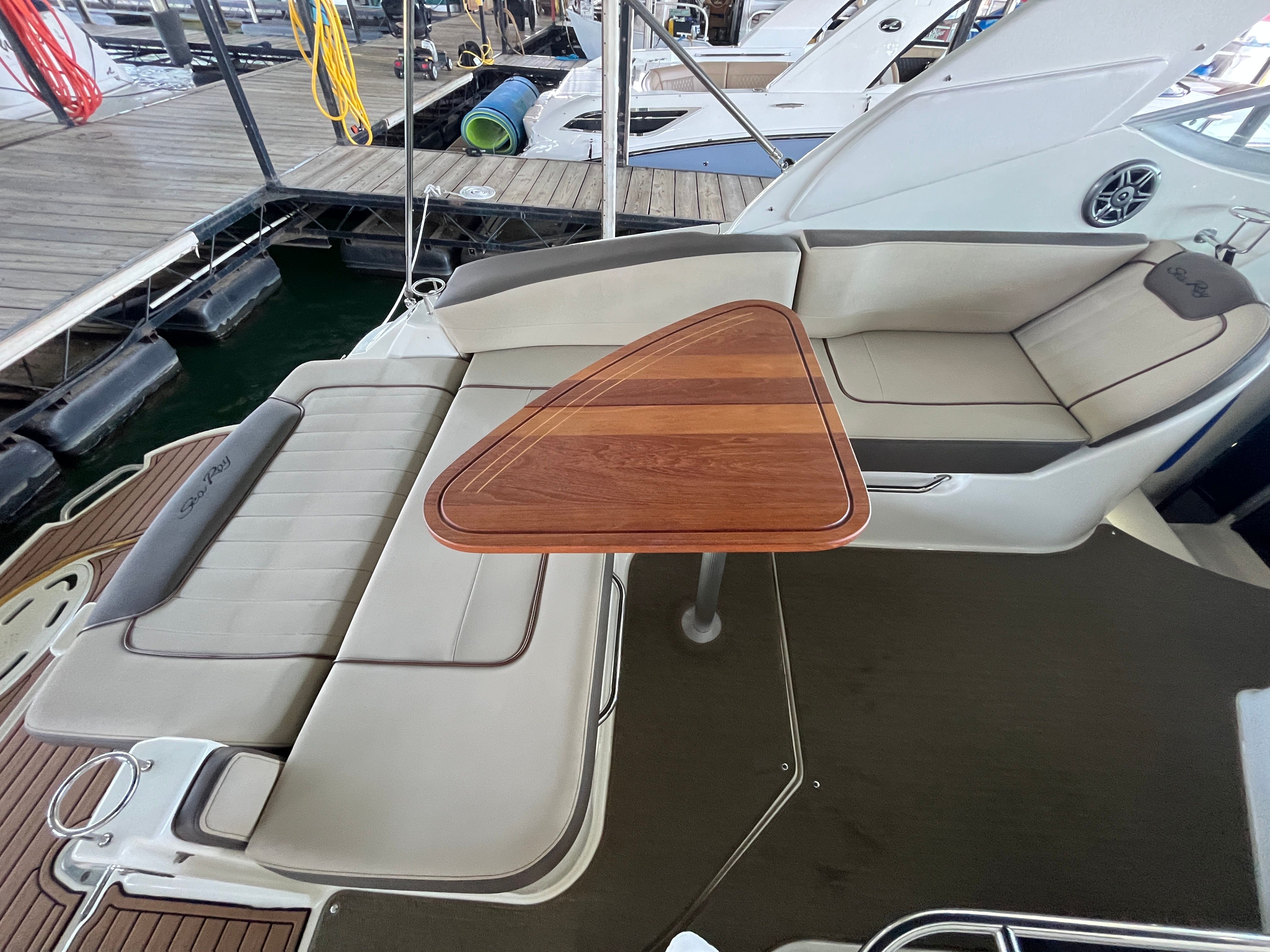 2014 Sea Ray Sundancer 280 - 23