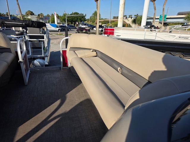2023 Sun Tracker Party Barge 18 - 12