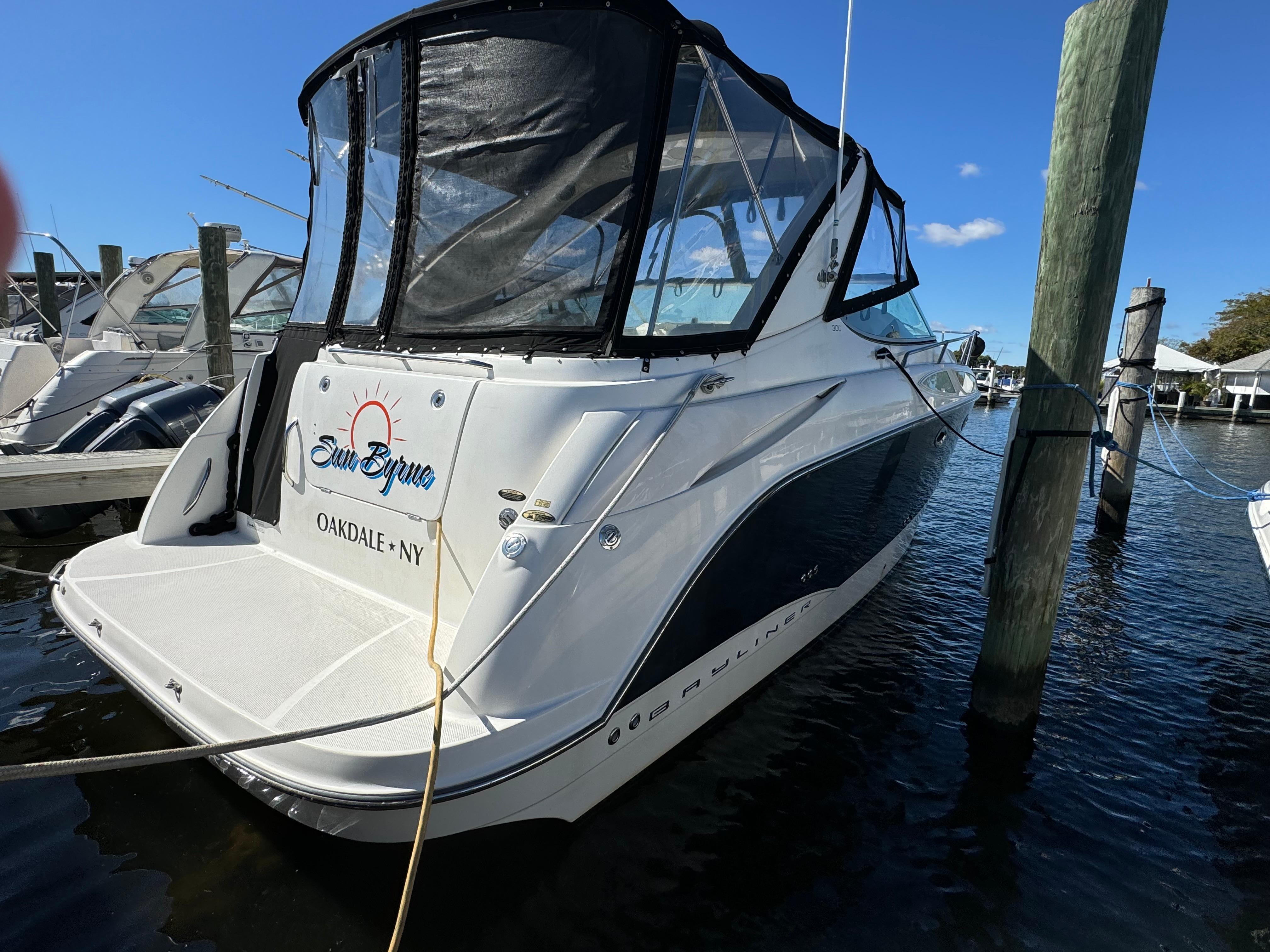 2008 Bayliner 300