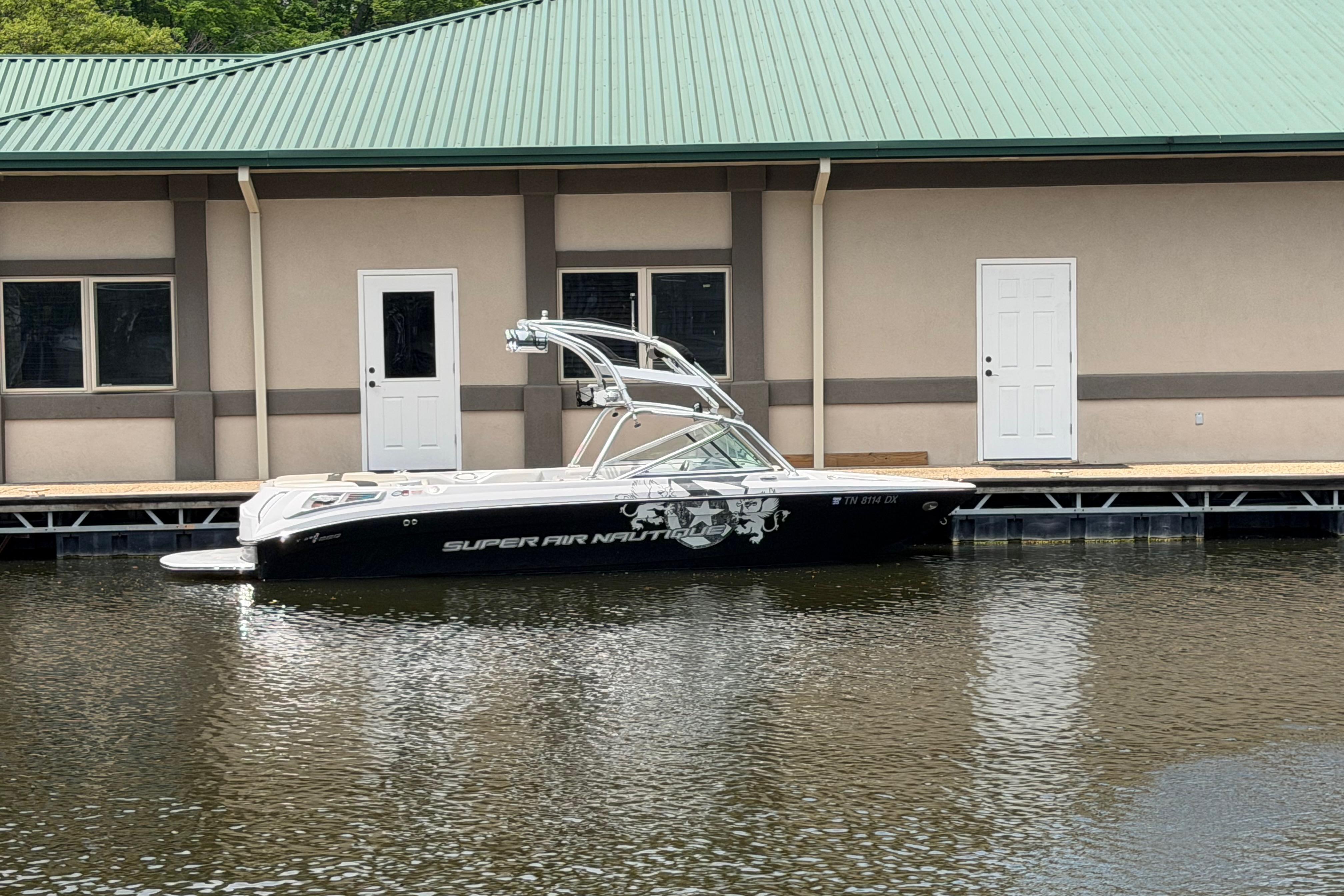 2008 Nautique Super Air Nautique 220