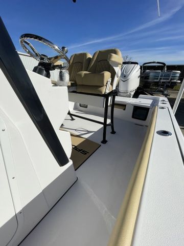 2025 Sportsman Masters 247 Bay Boat - 6