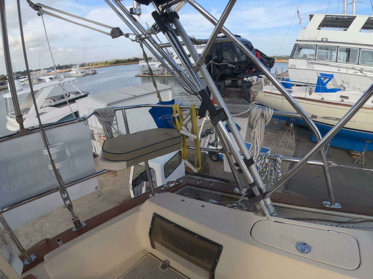 2005 Island Packet 370 - Image 23