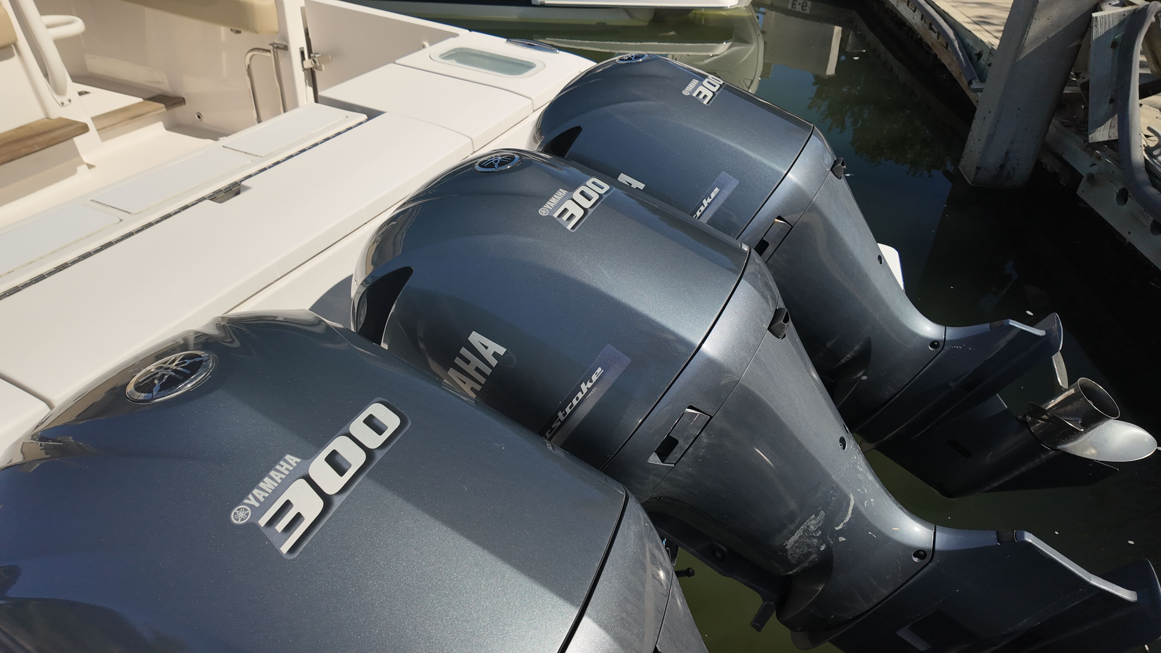 2019 PURSUIT 368 S - Image 35