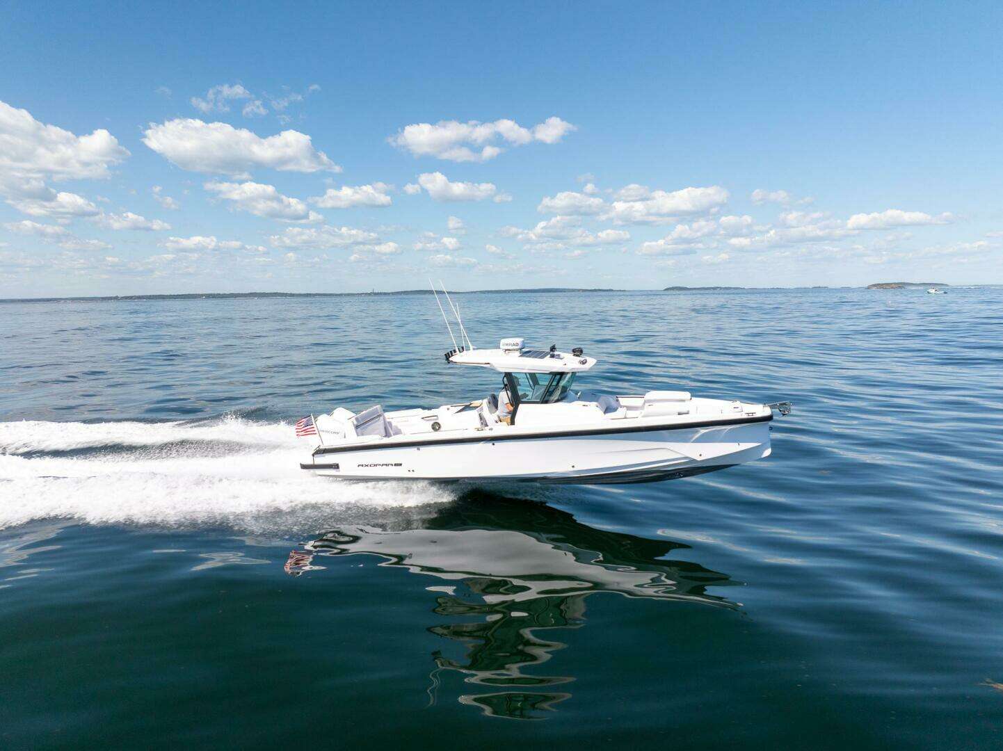 2025 Axopar CCX Center Console - Image 2