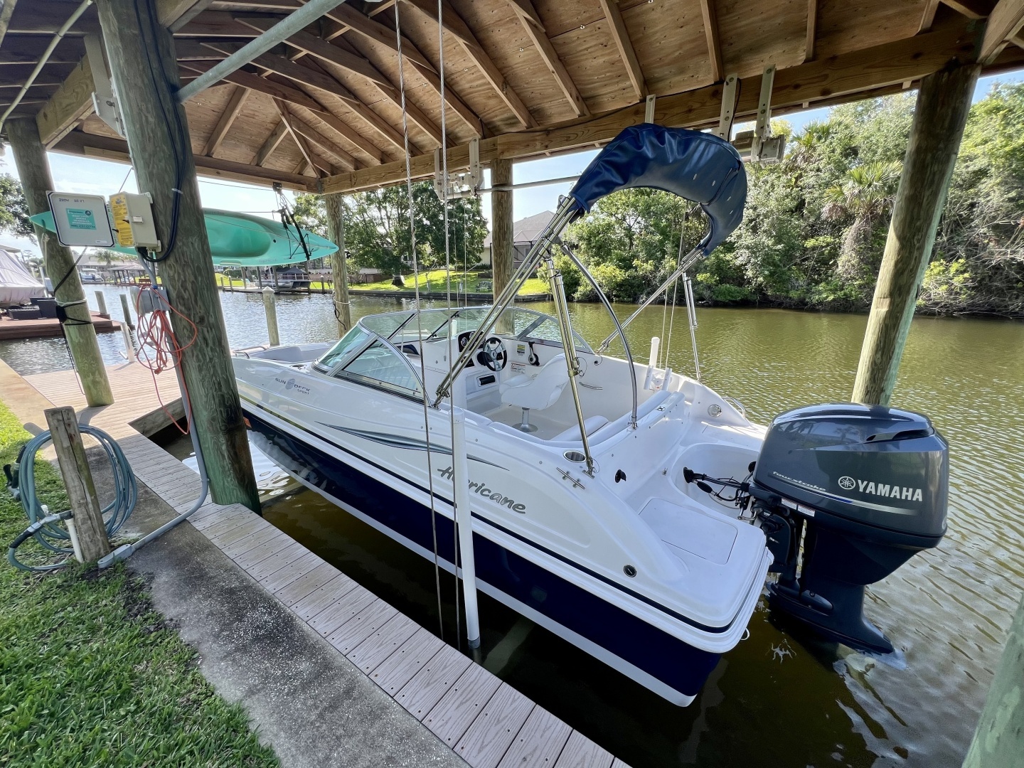 2013 Hurricane SunDeck 187 OB - Image 3