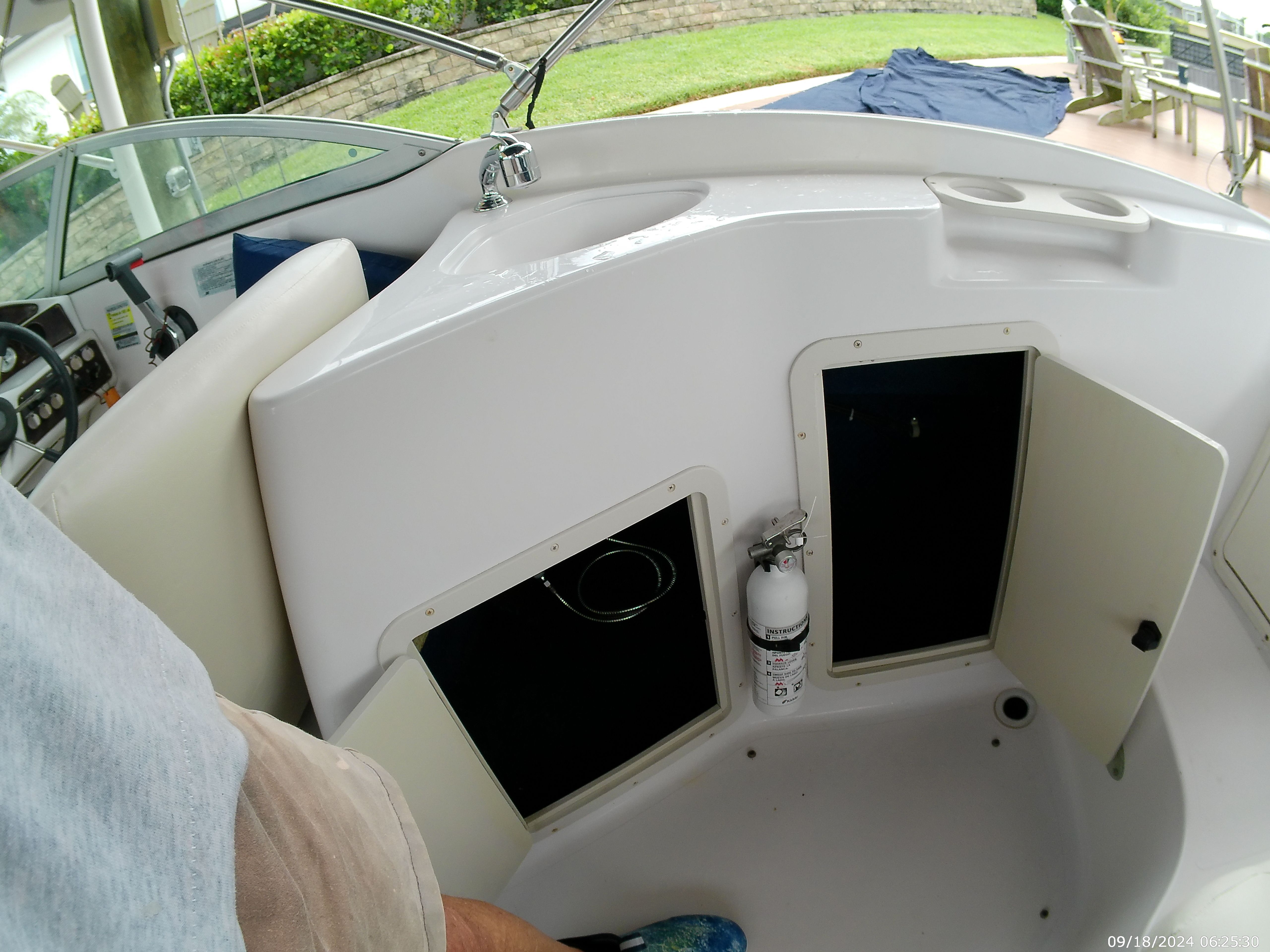 2000 Godfrey / Hurricane Sundeck 237 I/O - 20
