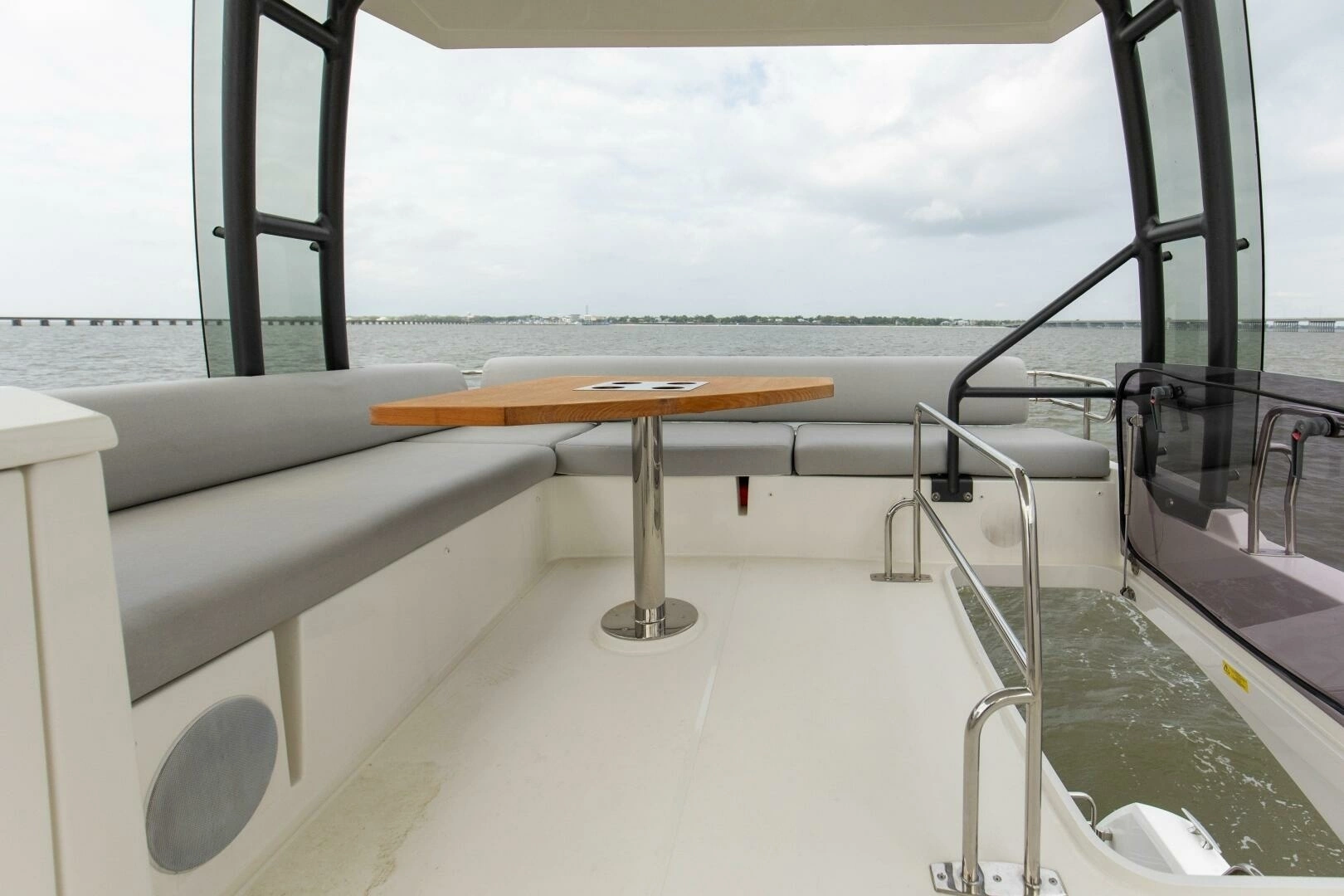 2023 Prestige 460 Flybridge - Image 38