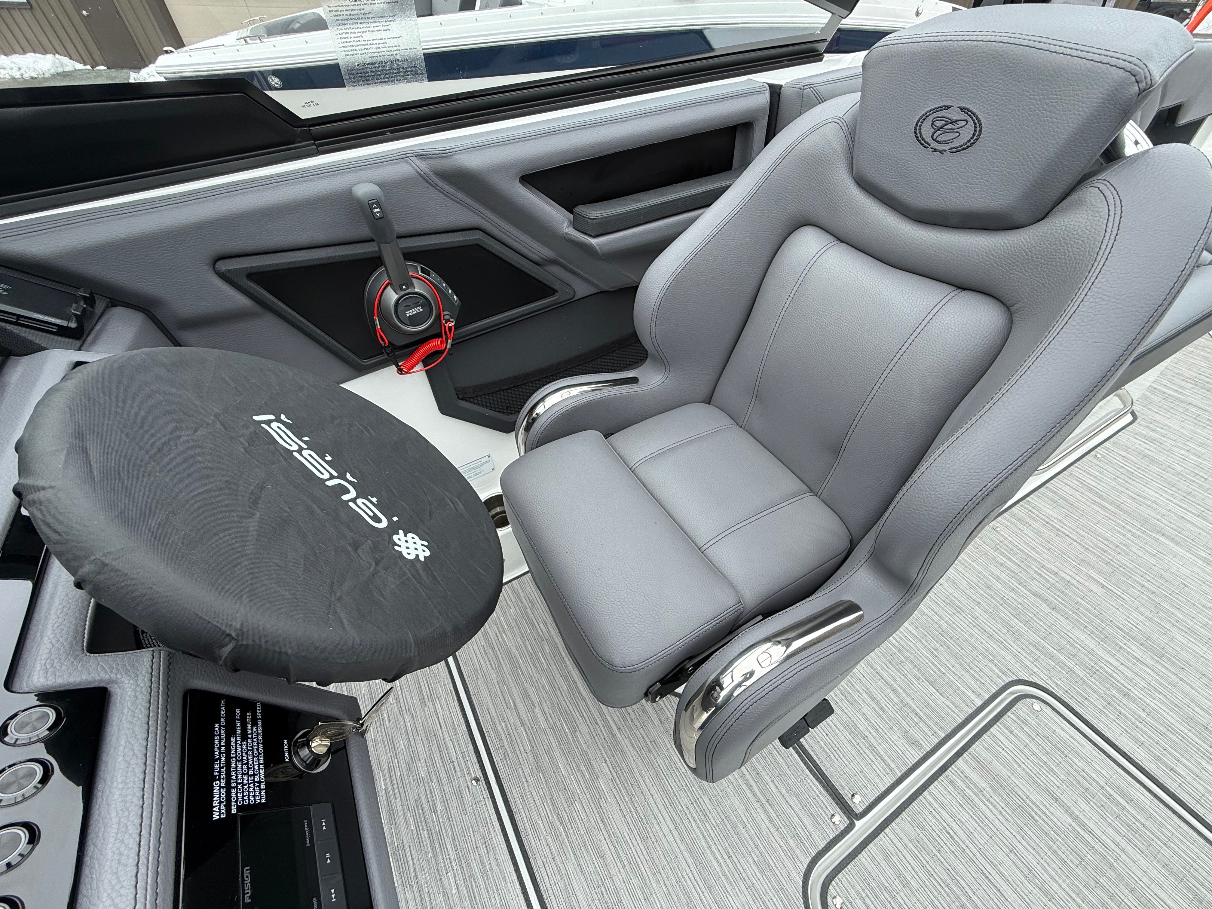 2026 Cobalt R8 Surf - 35