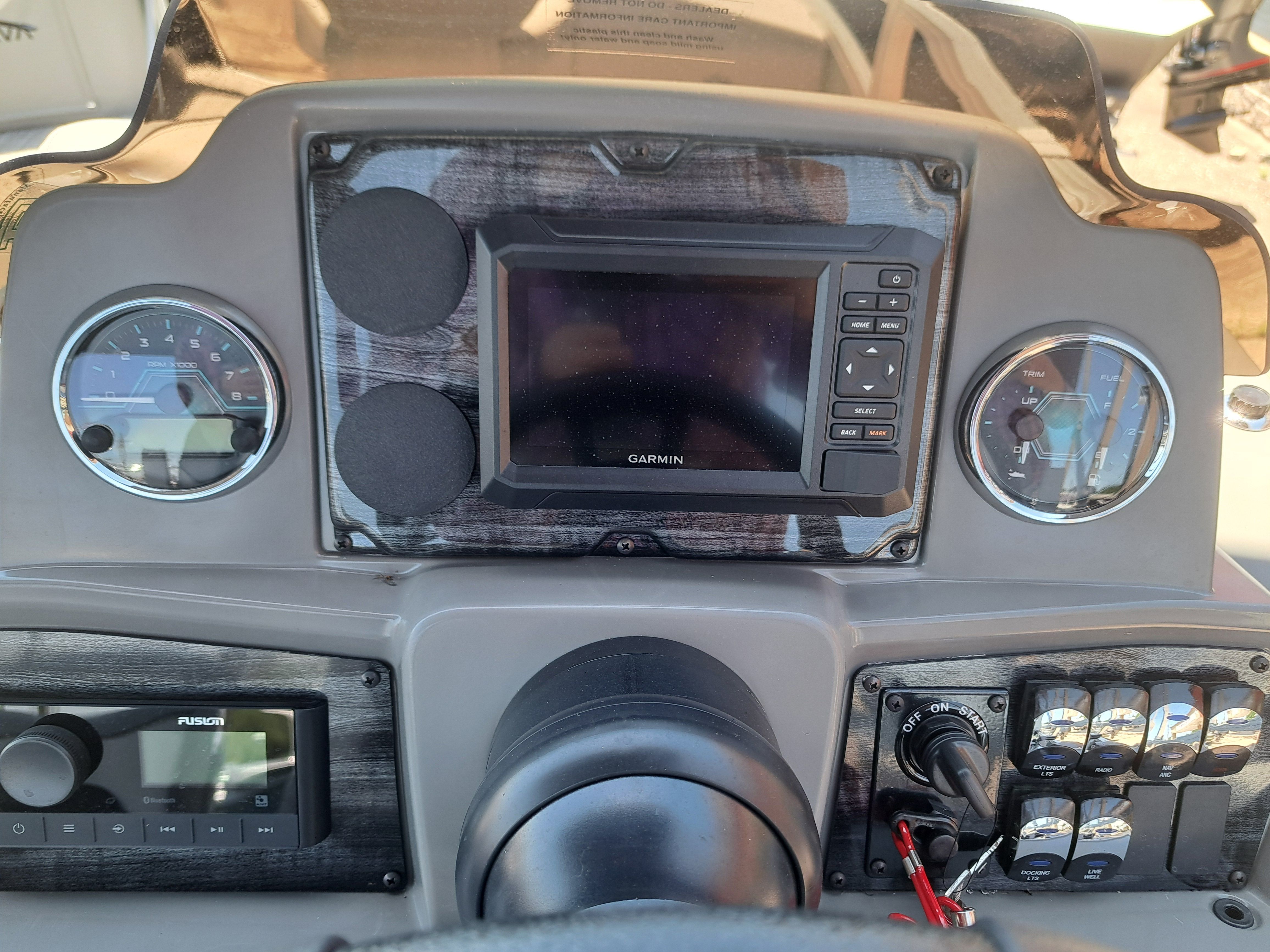2026 Avalon Venture 85 Quad Fish - 21' - 17