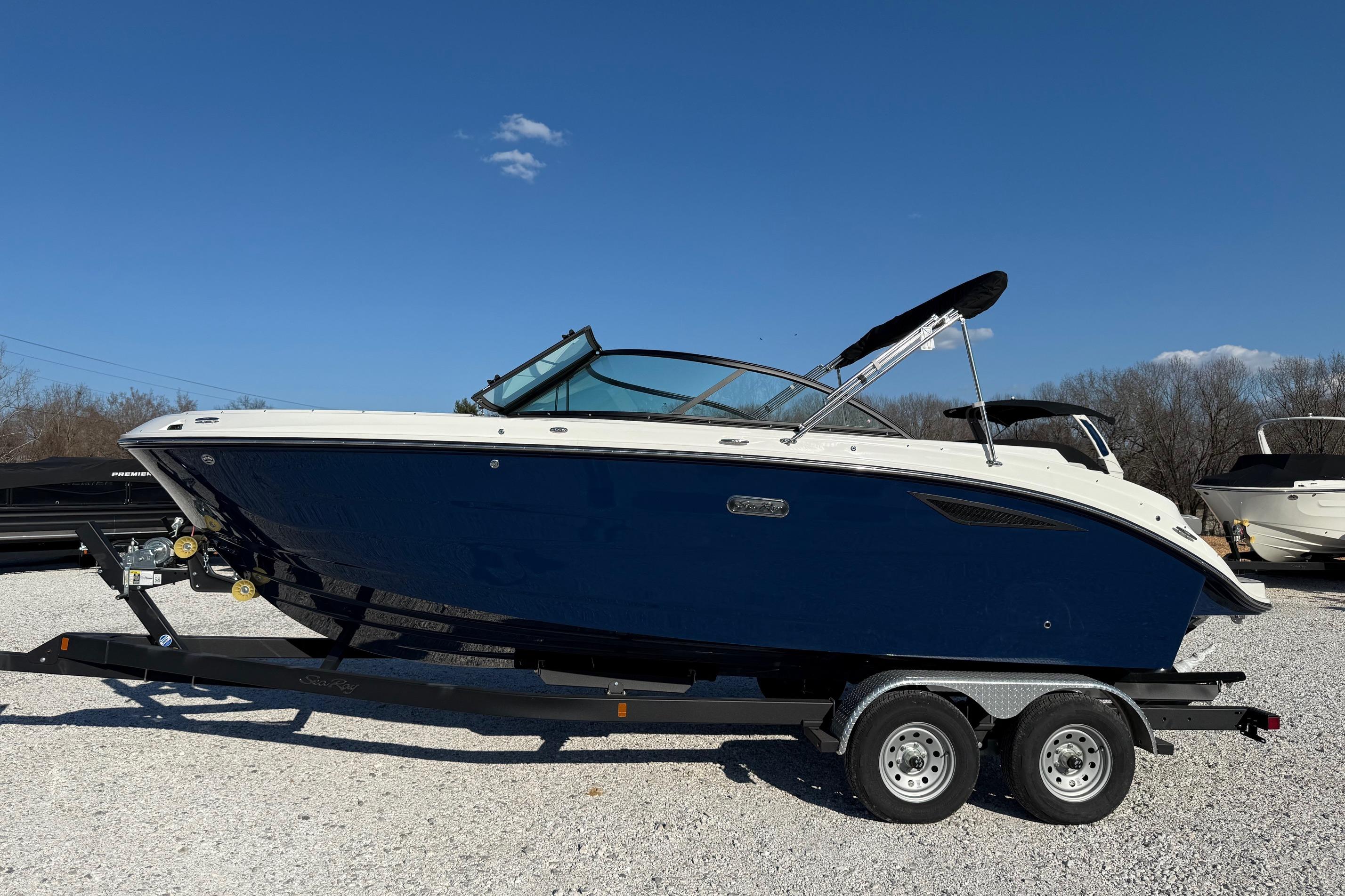 2026 Sea Ray SDX 230
