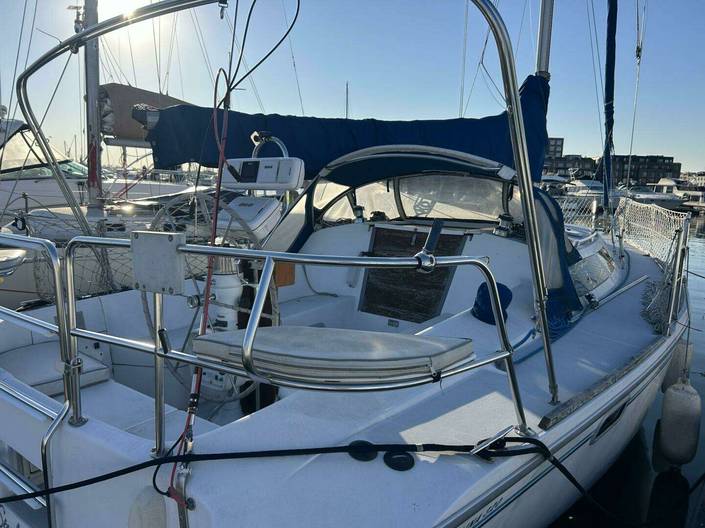 1995 Catalina 320 - Image 59