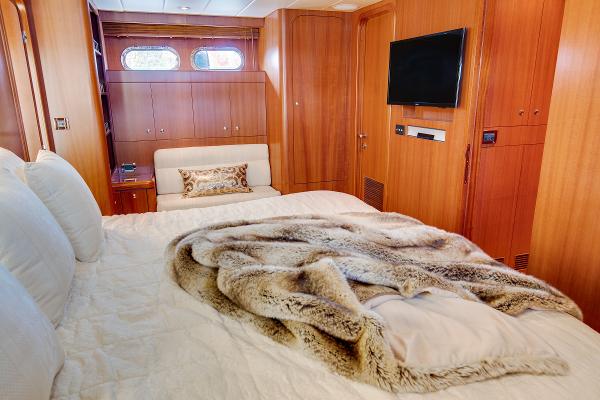 MASTER STATEROOM PORT SIDE PROFILE
