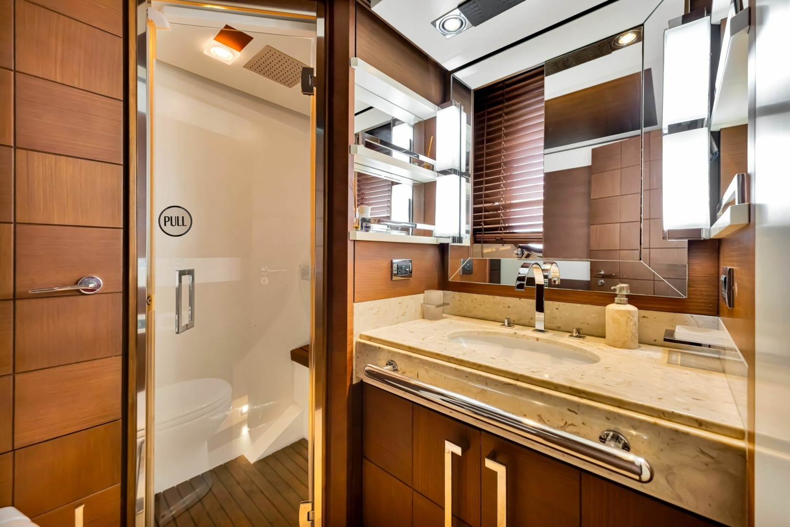 2005 Azimut 105 - Image 113